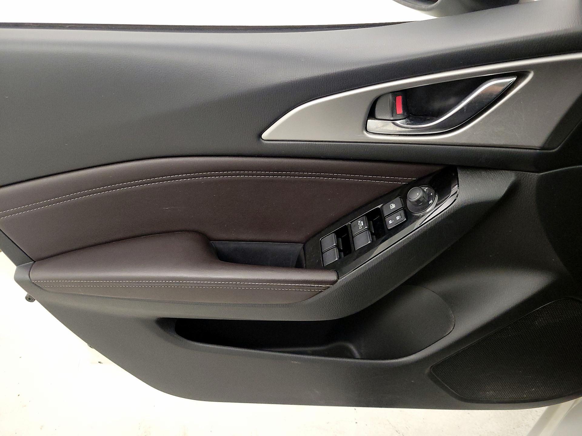 Thumbnail: 2018 Mazda Mazda3 - 12