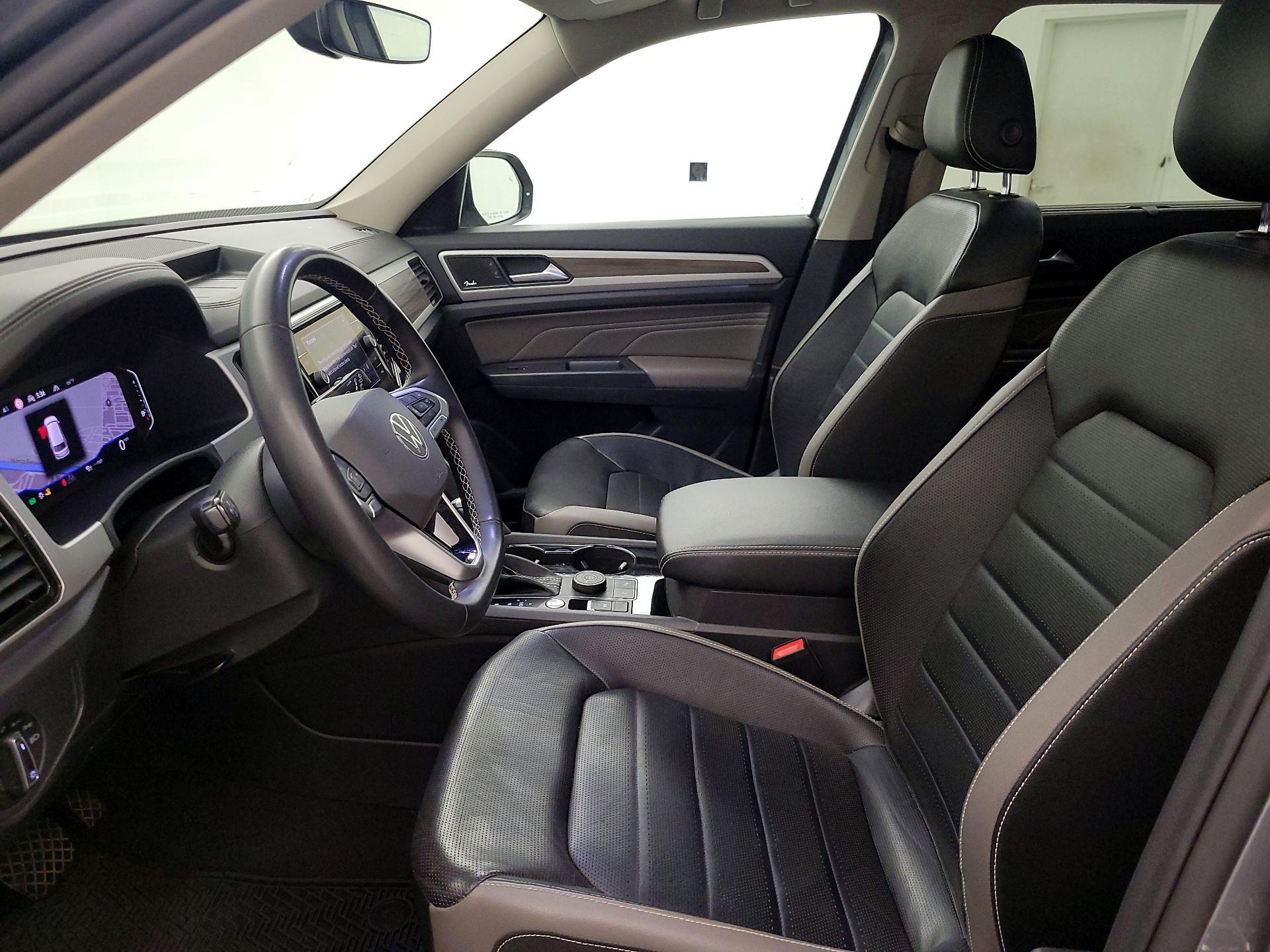 Thumbnail: 2021 Volkswagen Atlas - 11