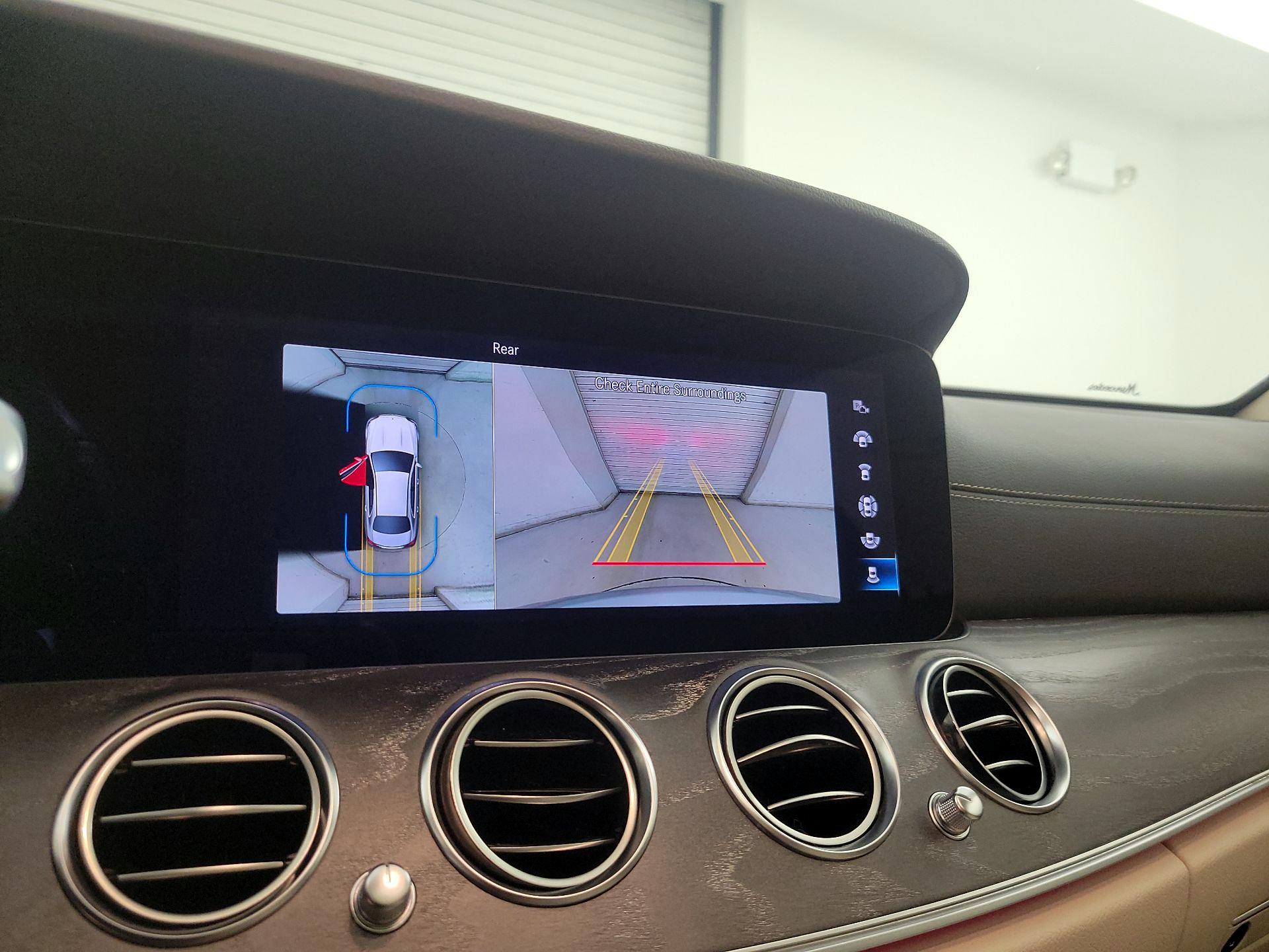 Thumbnail: 2021 Mercedes-Benz E-Class - 15
