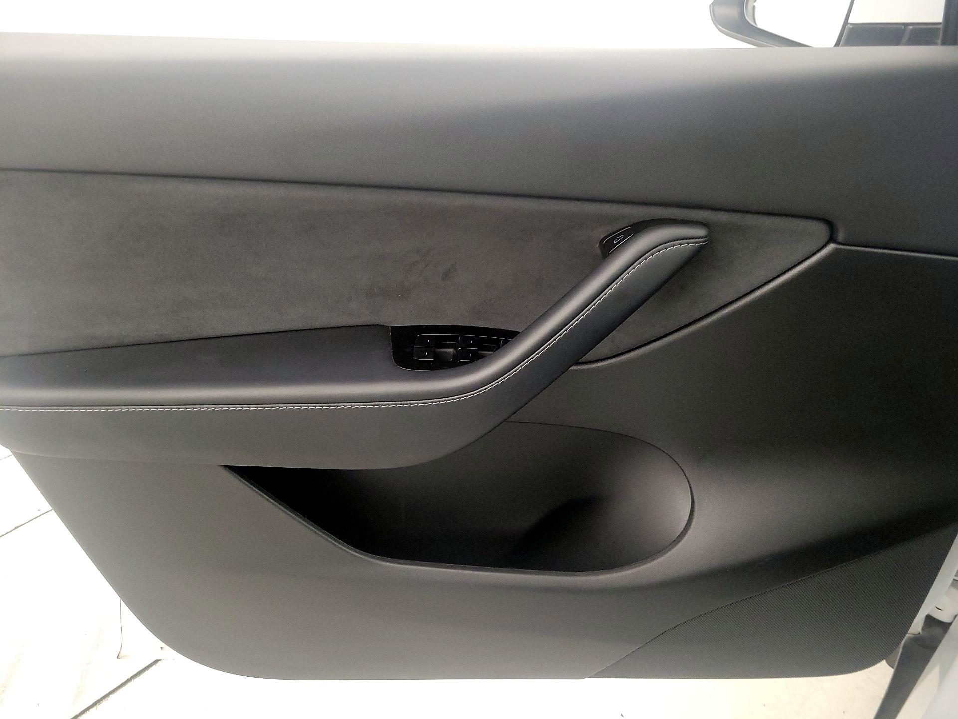 Thumbnail: 2021 Tesla Model Y - 12