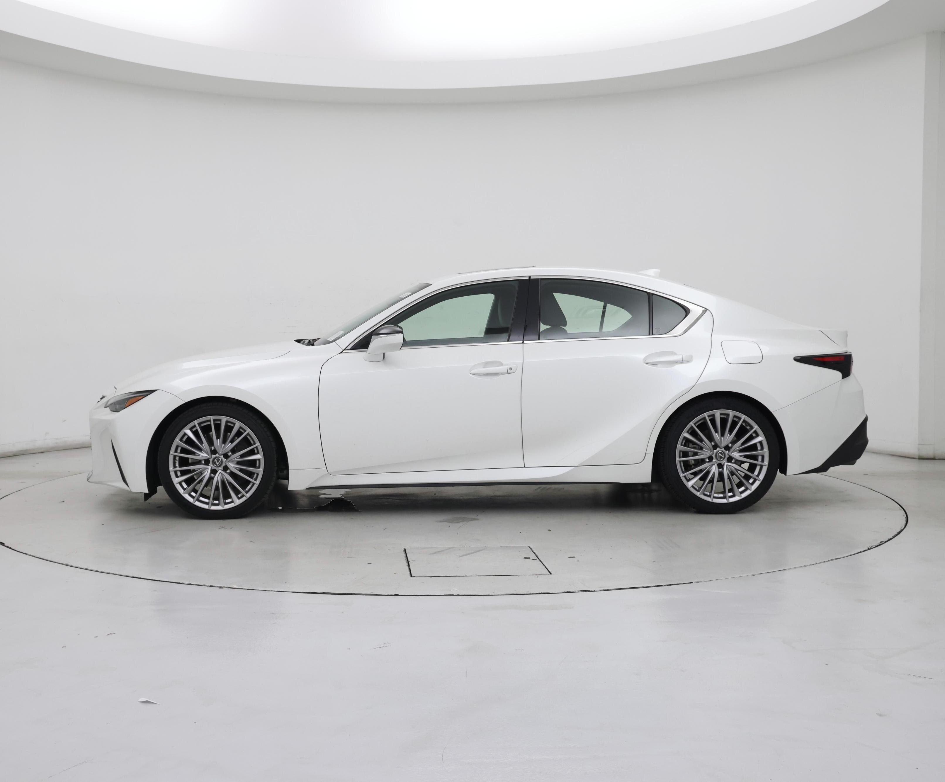 Thumbnail: 2022 Lexus IS - 3