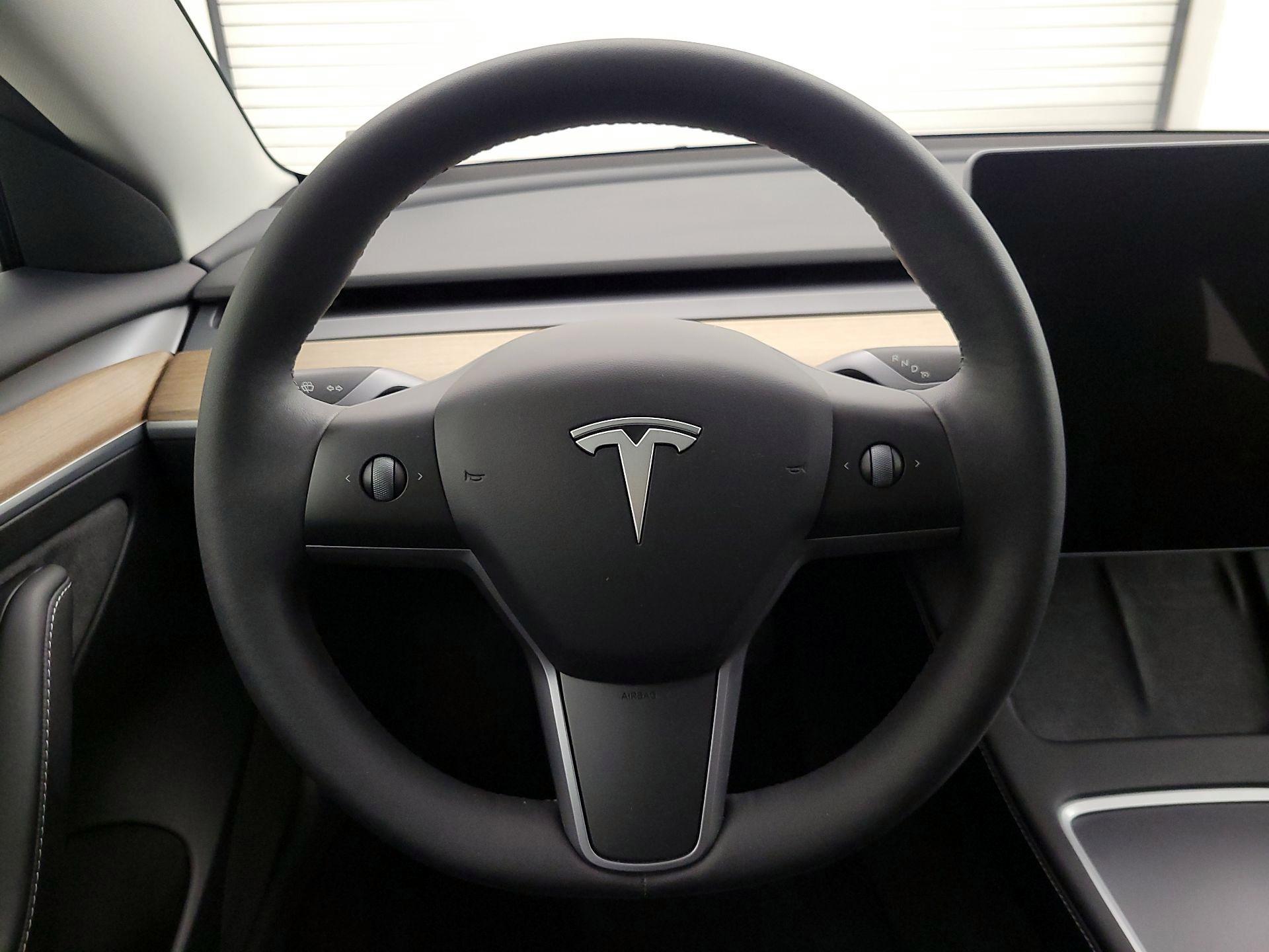 Thumbnail: 2023 Tesla Model 3 - 10