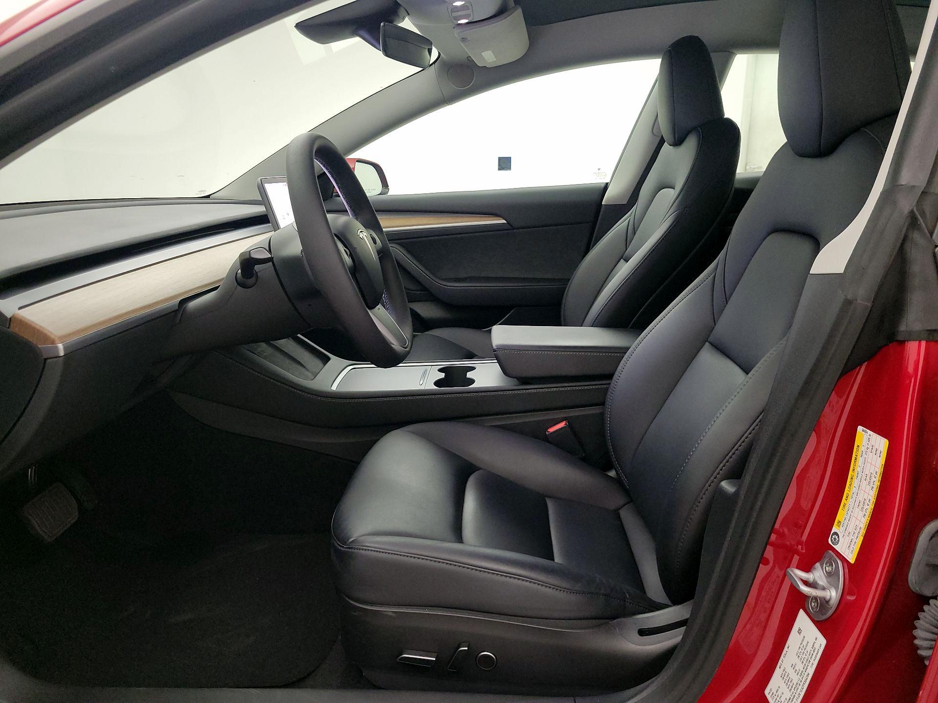 Thumbnail: 2023 Tesla Model 3 - 11