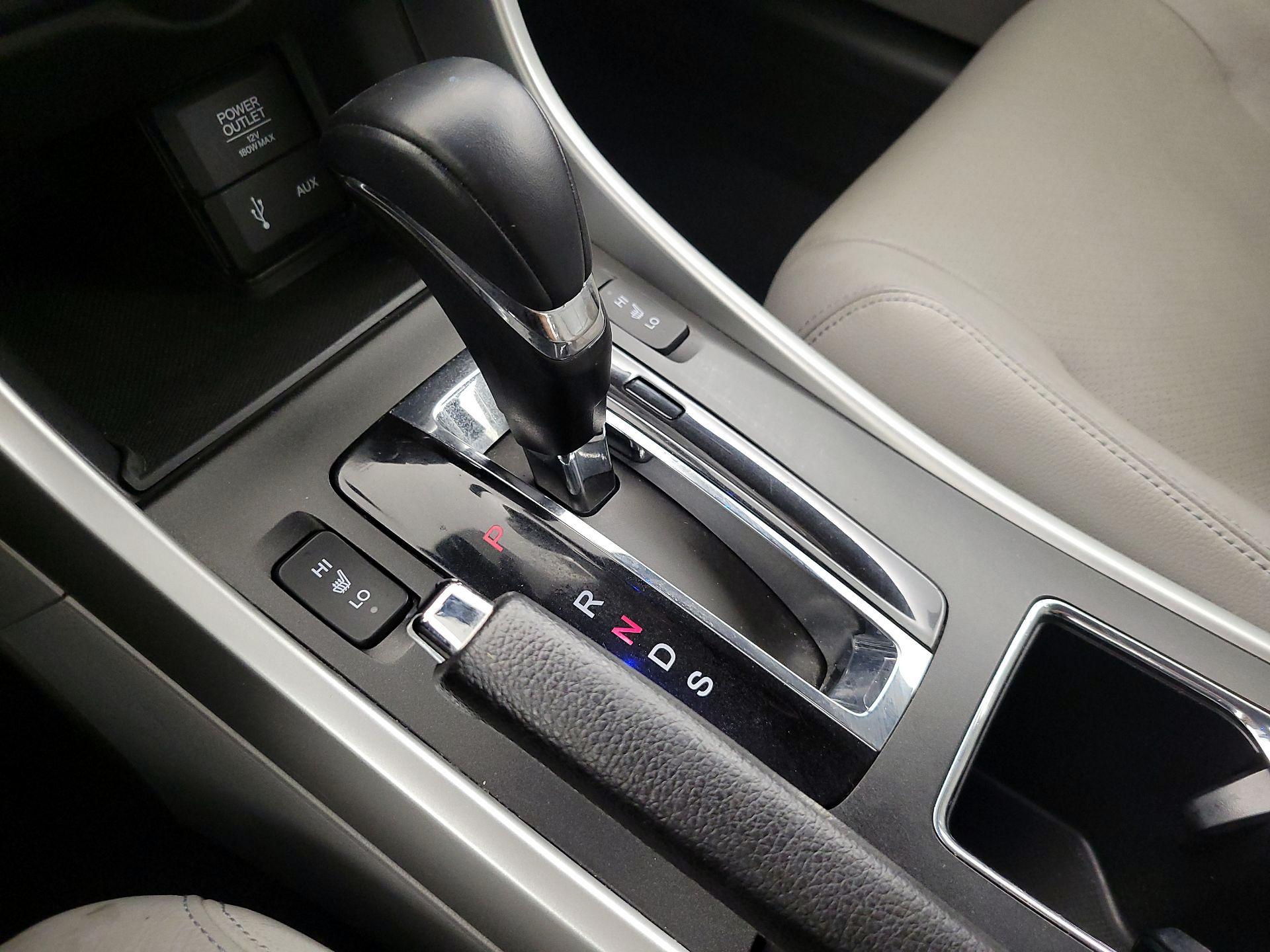 Thumbnail: 2015 Honda Accord - 18