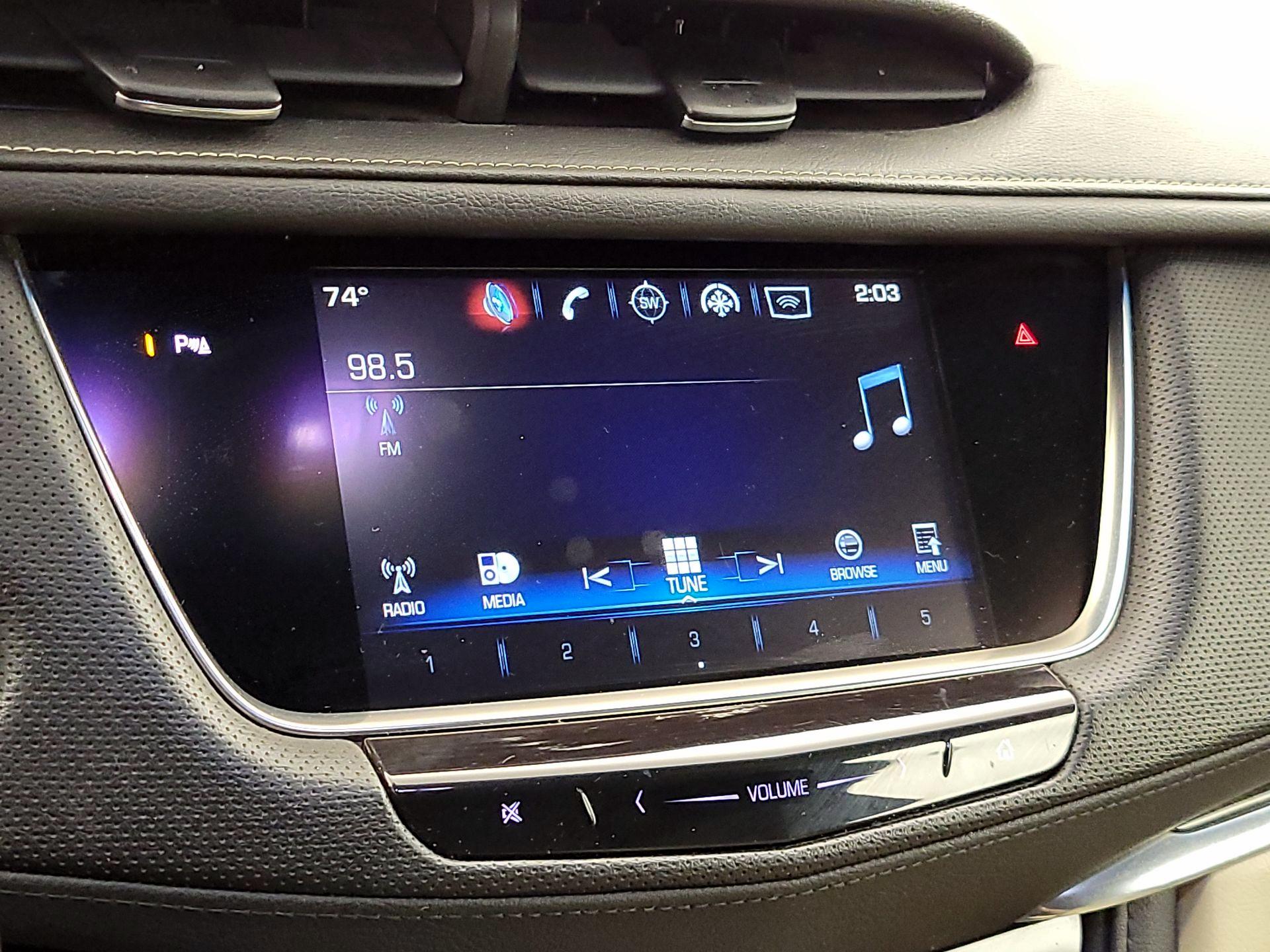 Thumbnail: 2017 Cadillac XT5 - 15