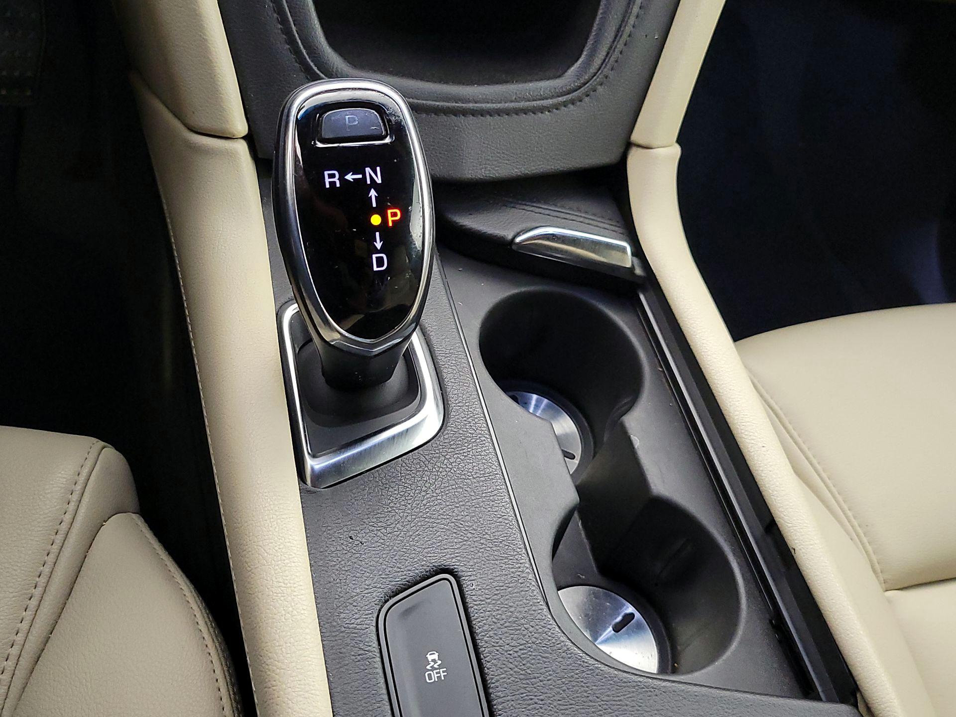 Thumbnail: 2017 Cadillac XT5 - 17