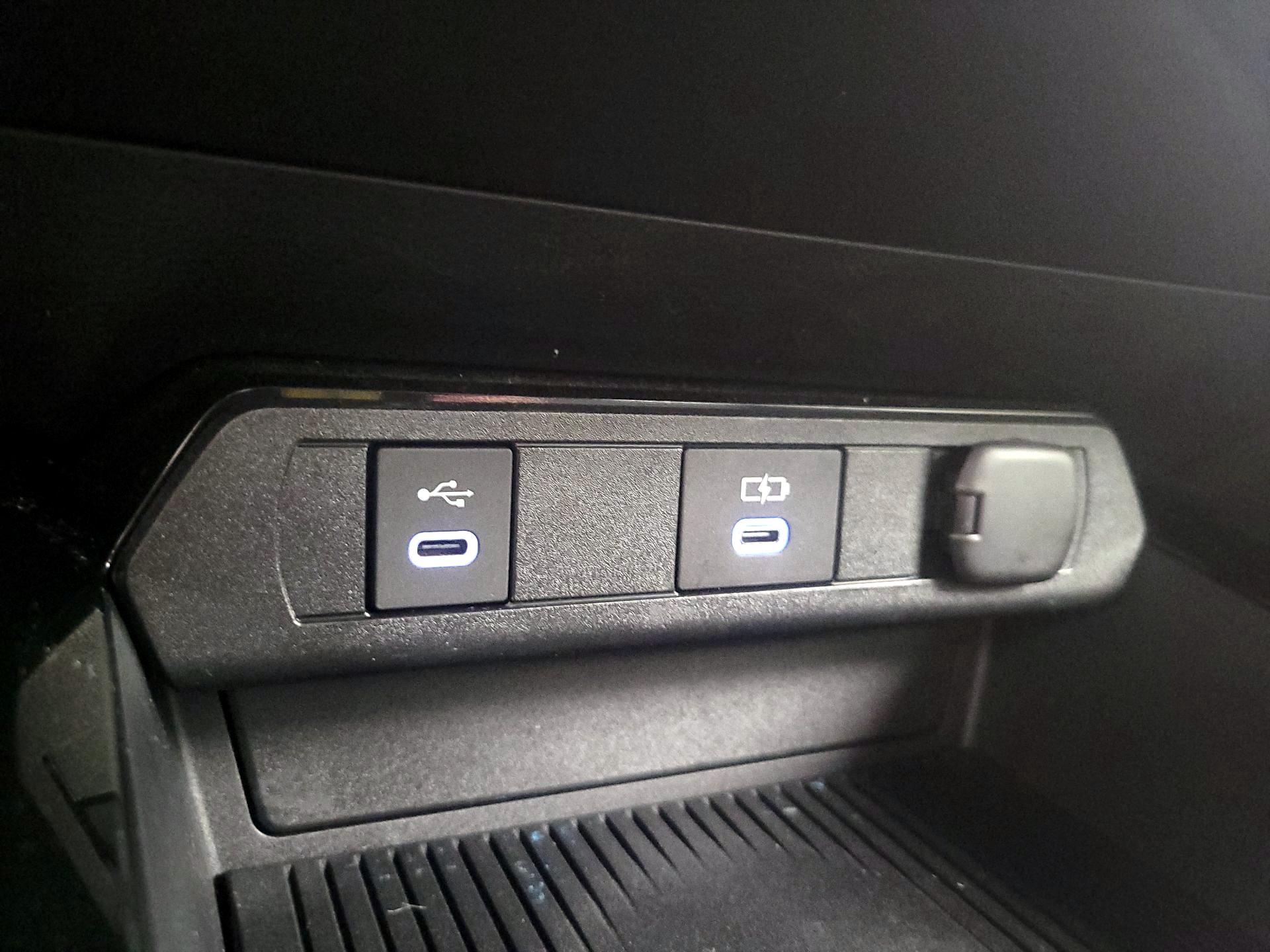 Thumbnail: 2024 Toyota Prius - 18