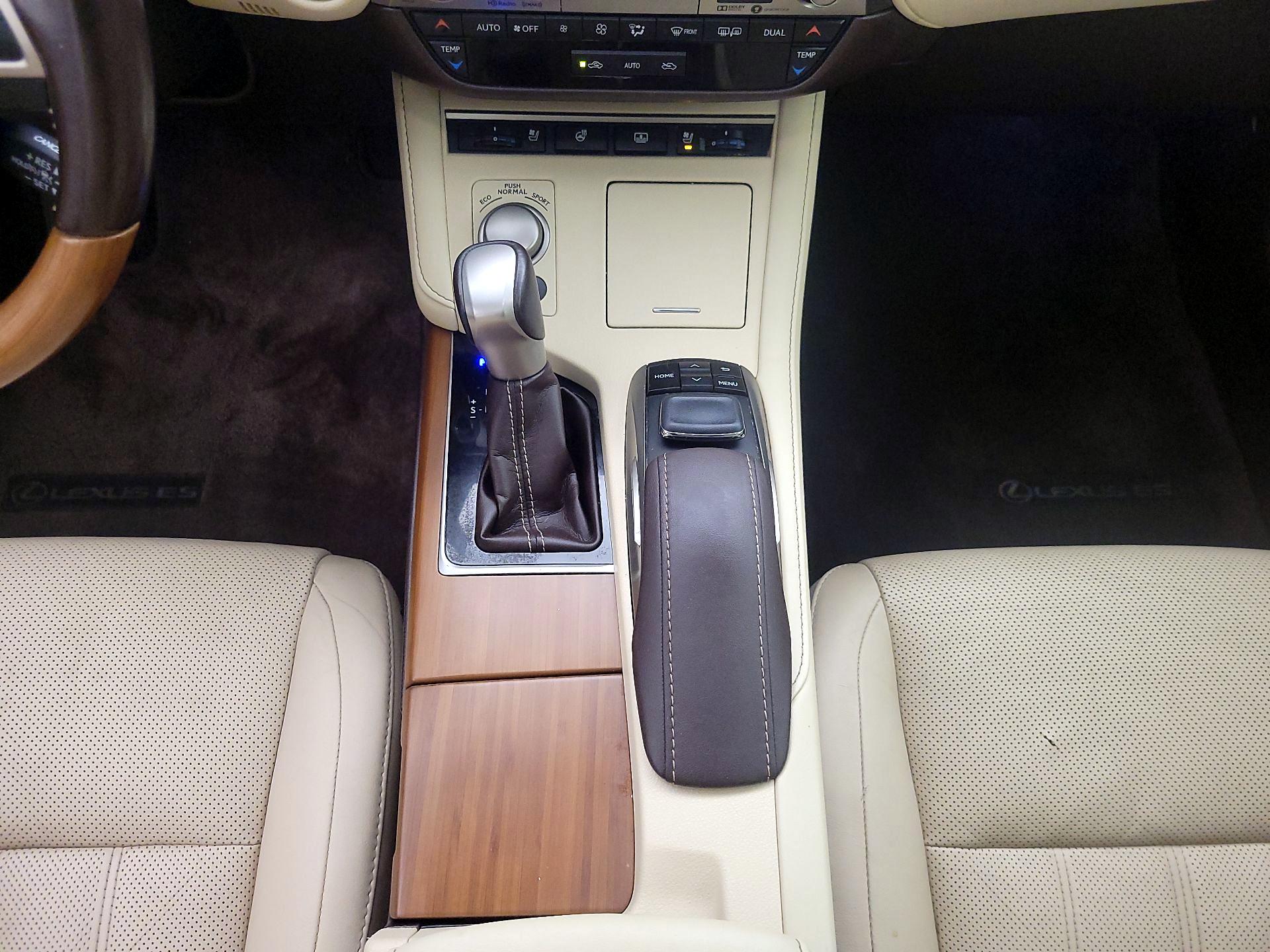 Thumbnail: 2017 Lexus ES - 17