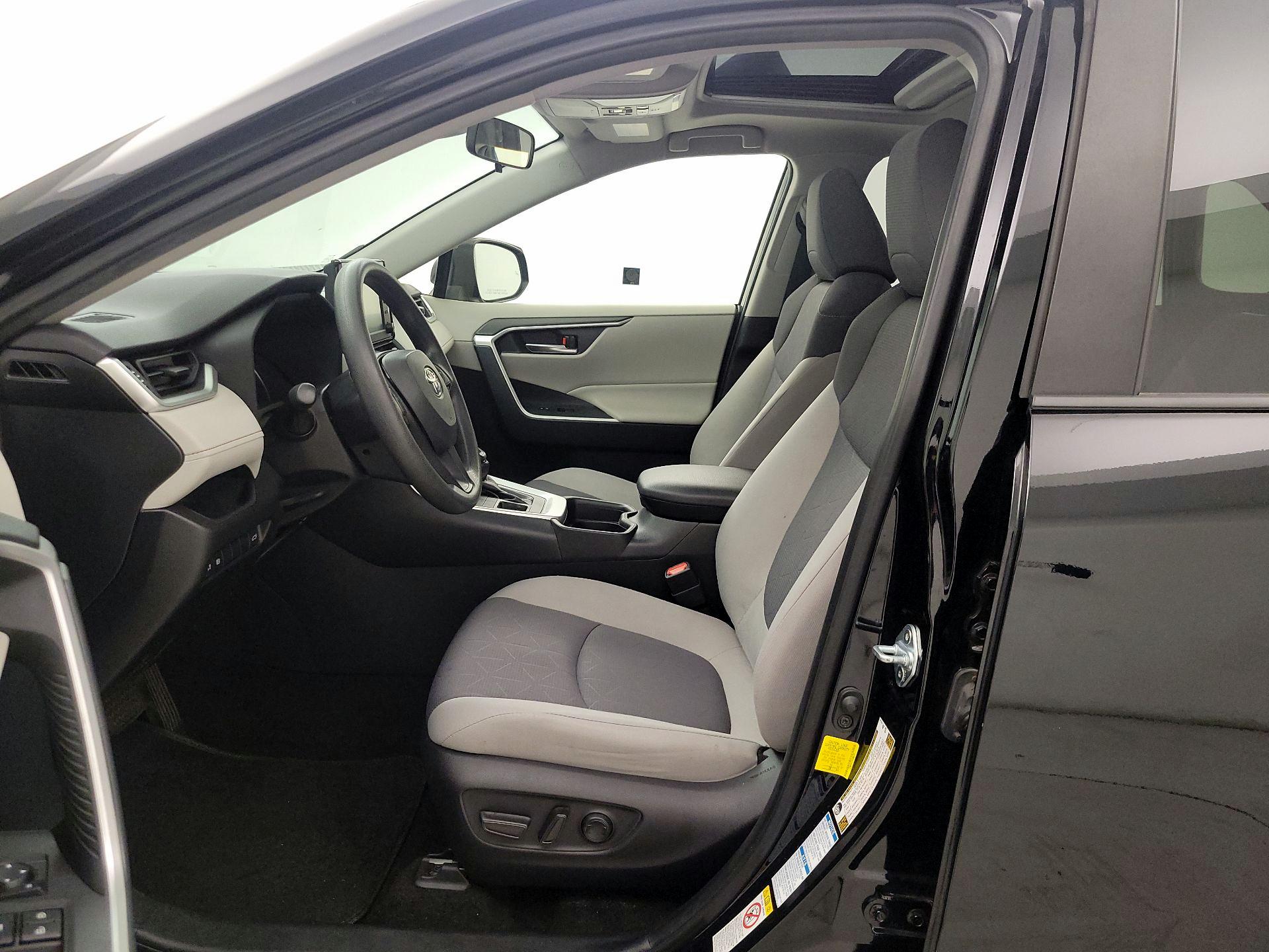Thumbnail: 2019 Toyota RAV4 - 11