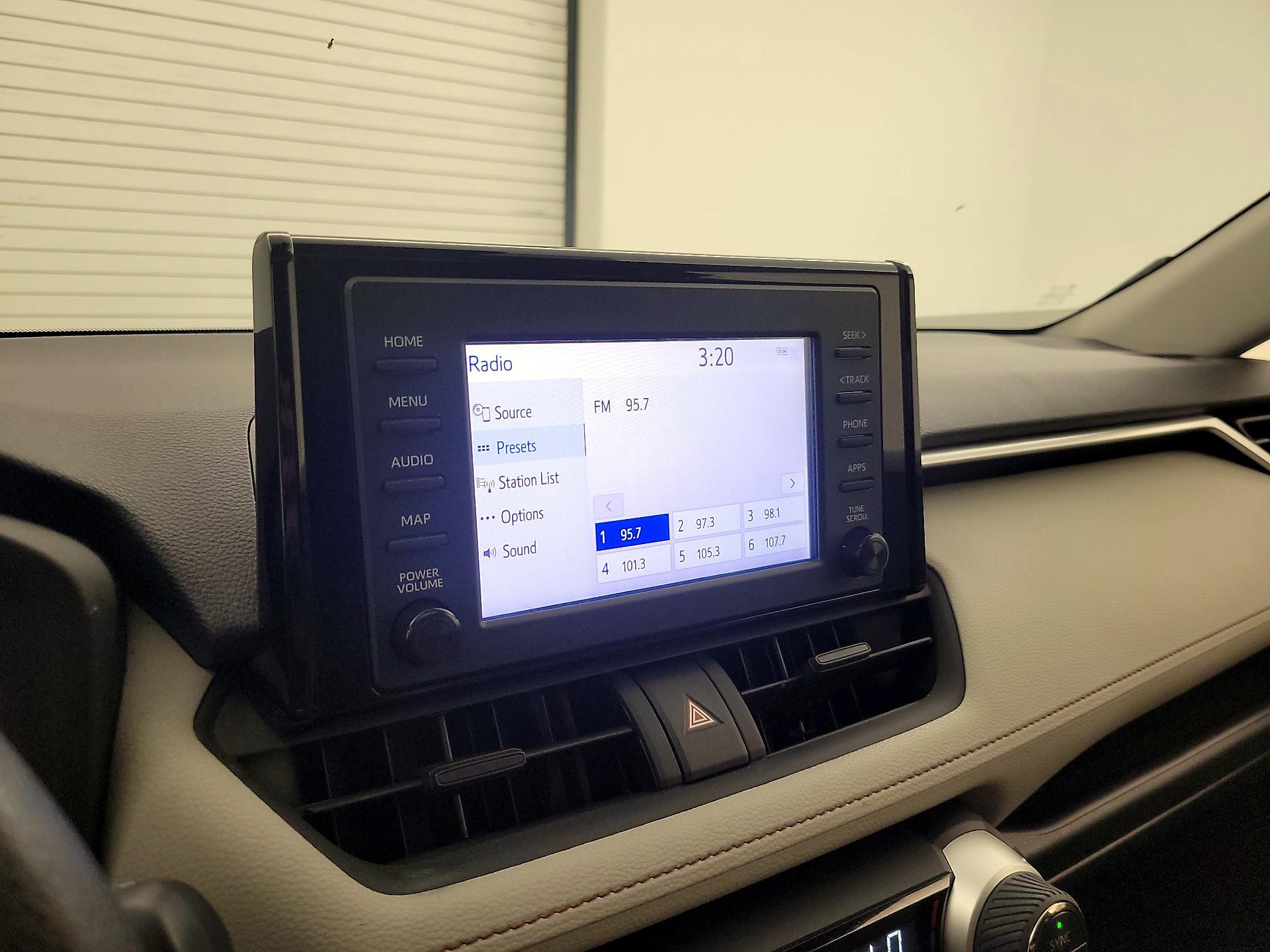 Thumbnail: 2019 Toyota RAV4 - 15