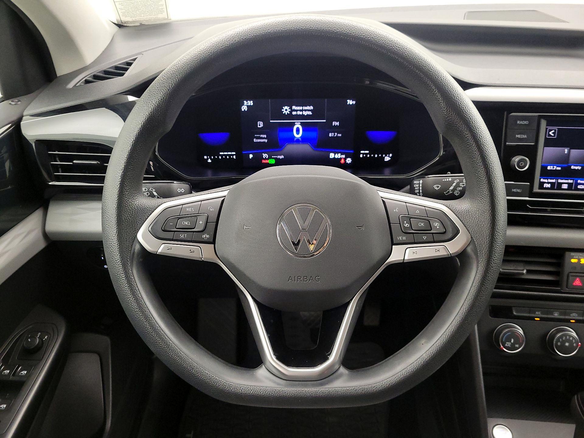 Thumbnail: 2022 Volkswagen Taos - 10