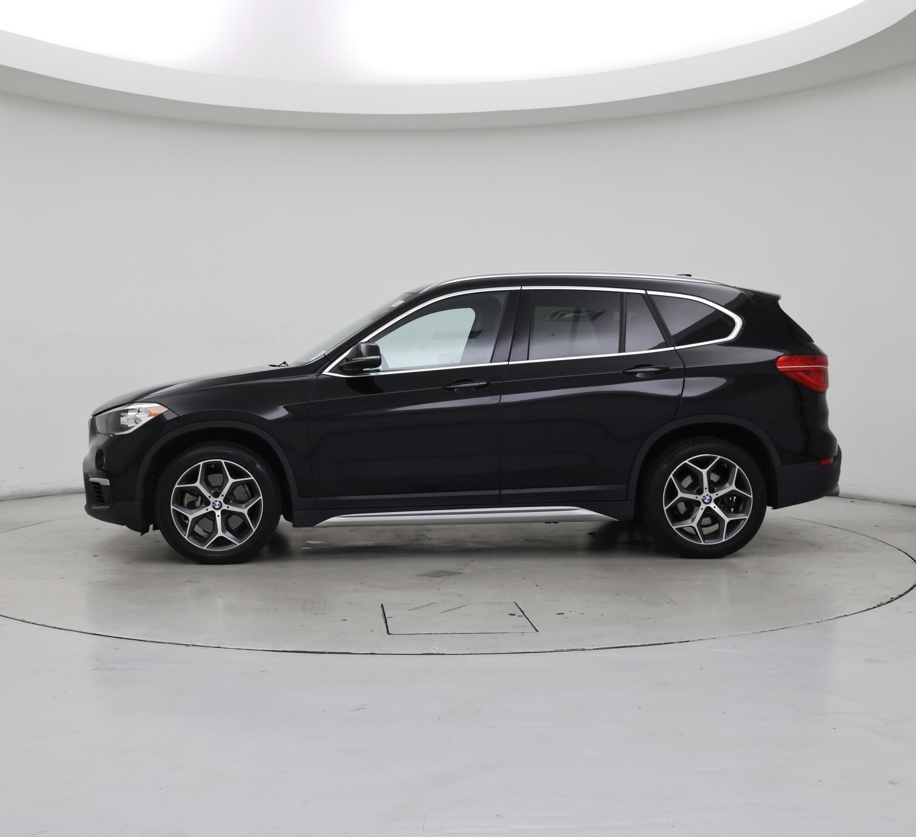 Thumbnail: 2019 BMW X1 - 3