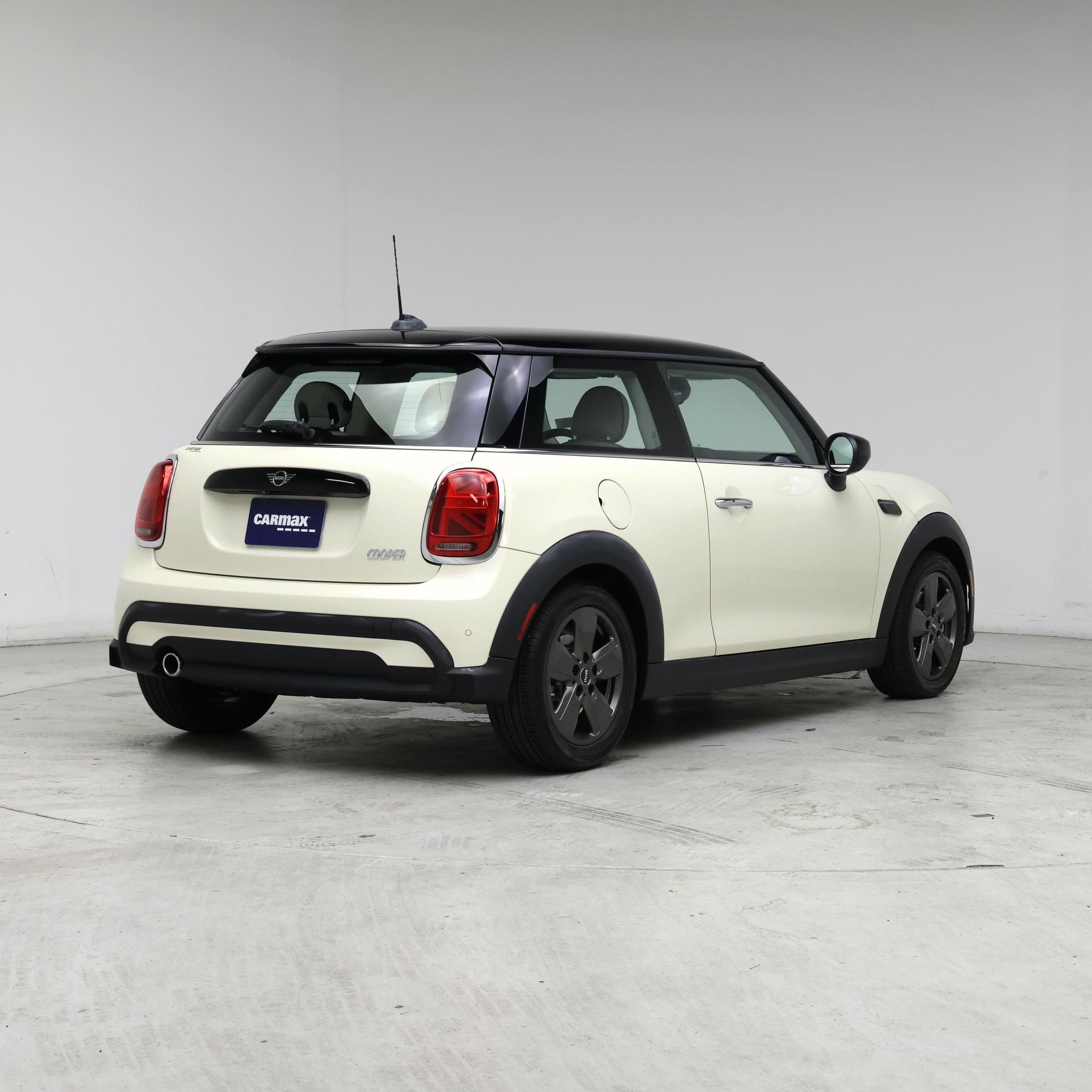 Thumbnail: 2022 MINI Cooper Hardtop - 8