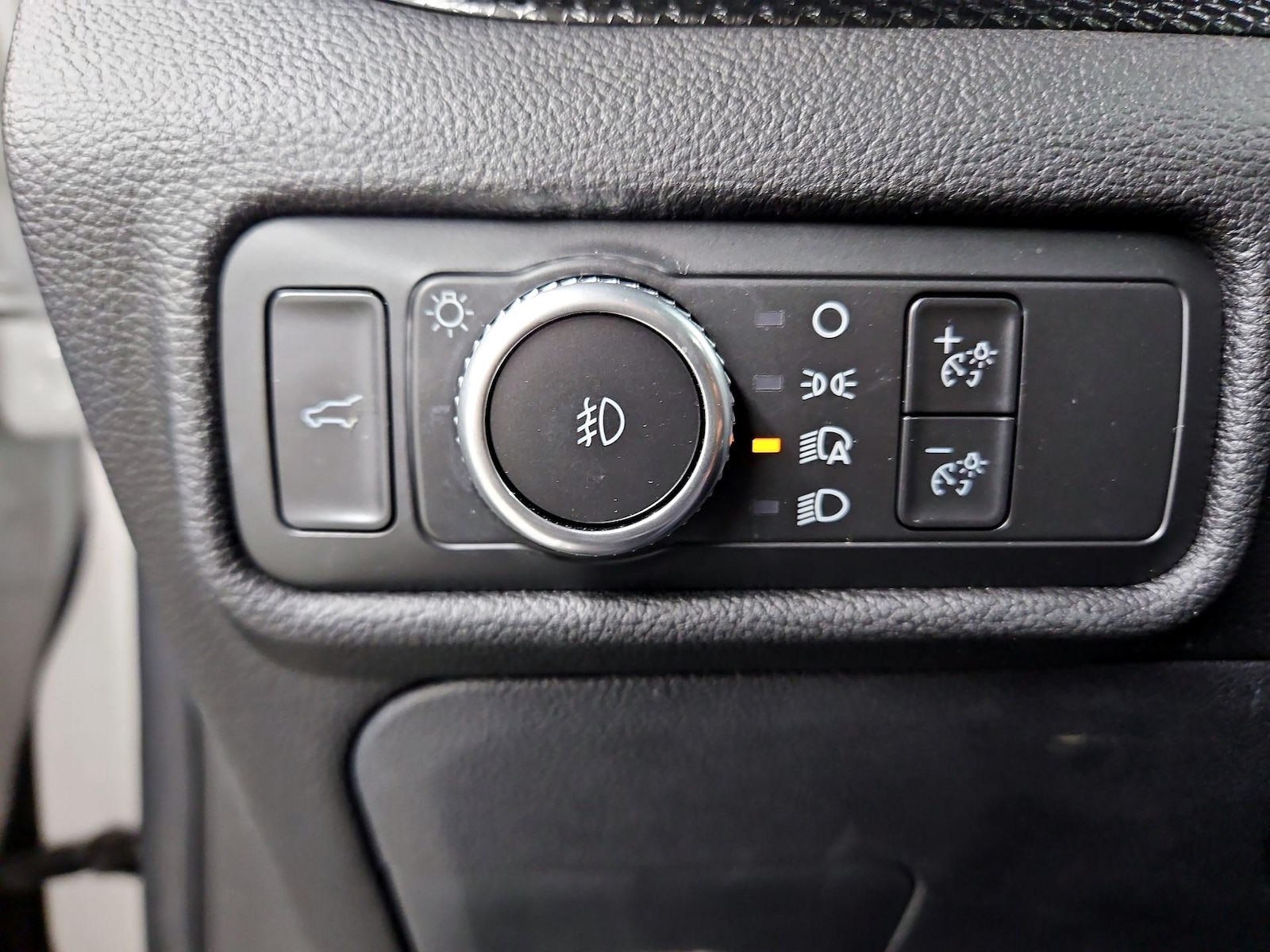 2022 Ford Explorer ST - Photo 14