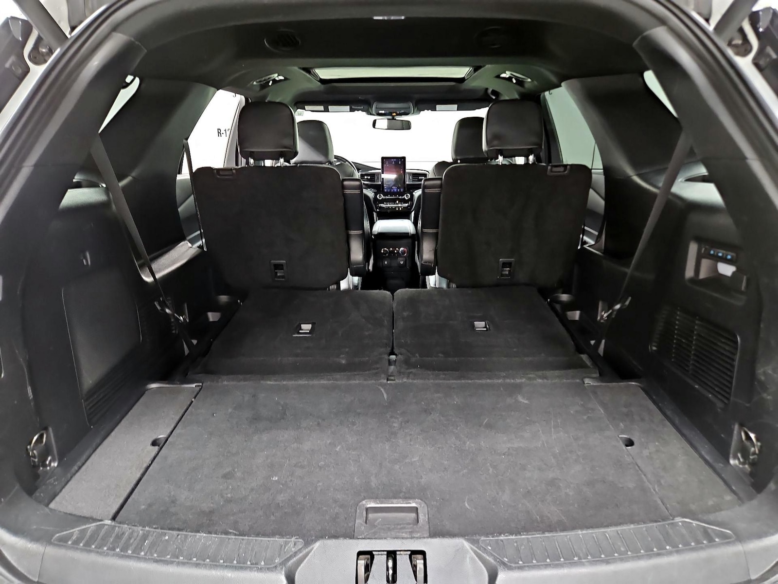 2022 Ford Explorer ST - Photo 25