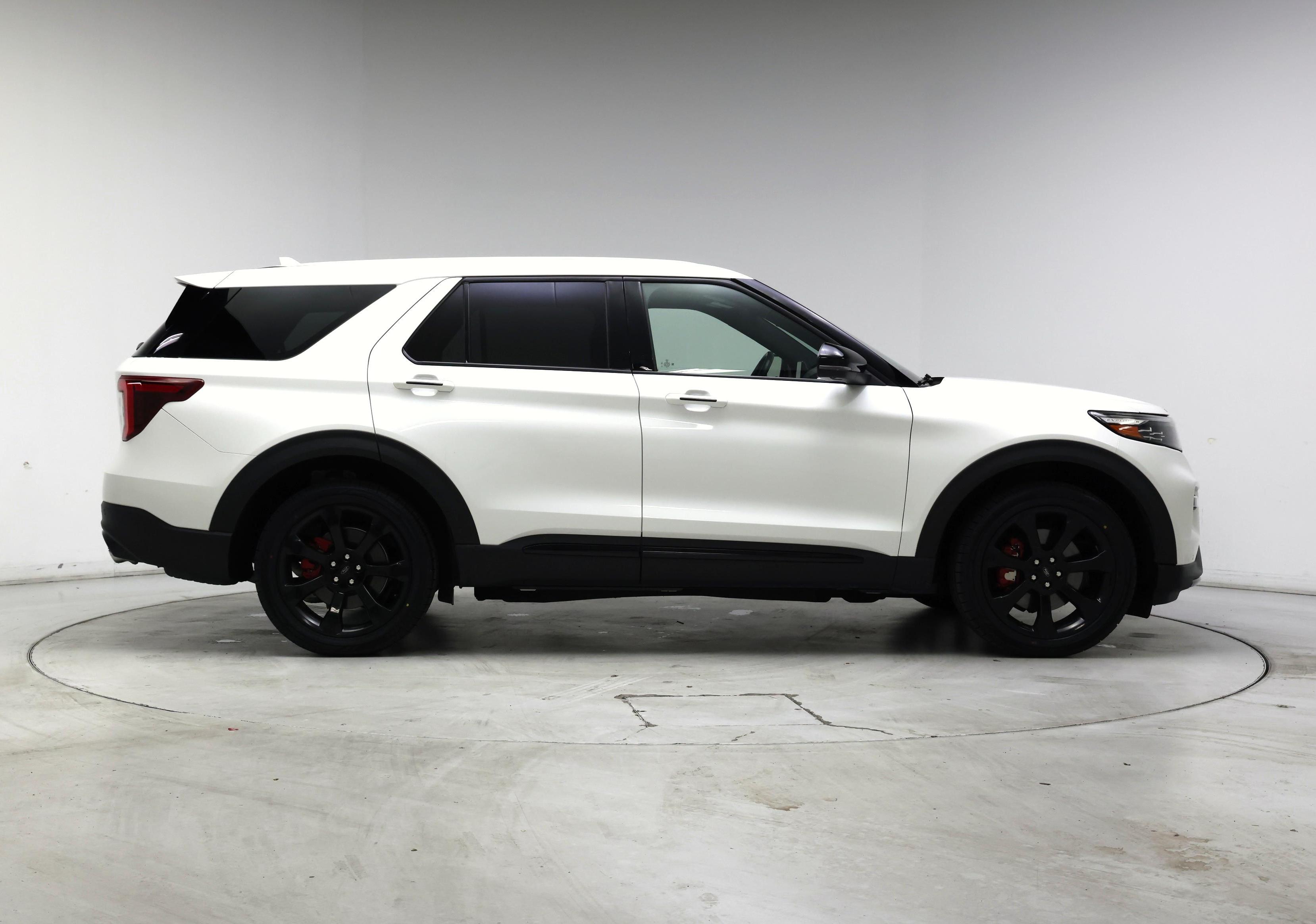 Thumbnail: 2022 Ford Explorer - 7