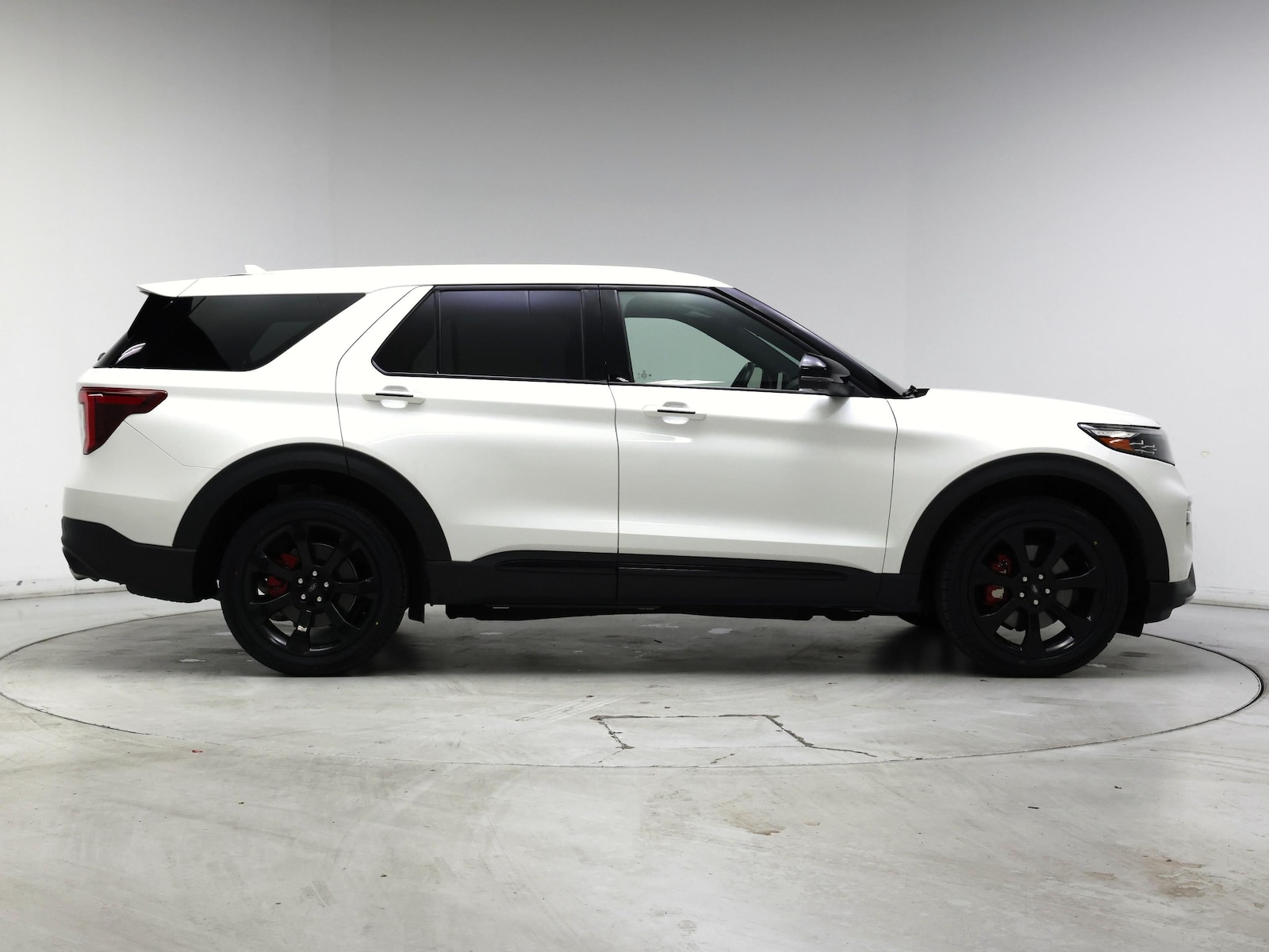 2022 Ford Explorer ST - Photo 8