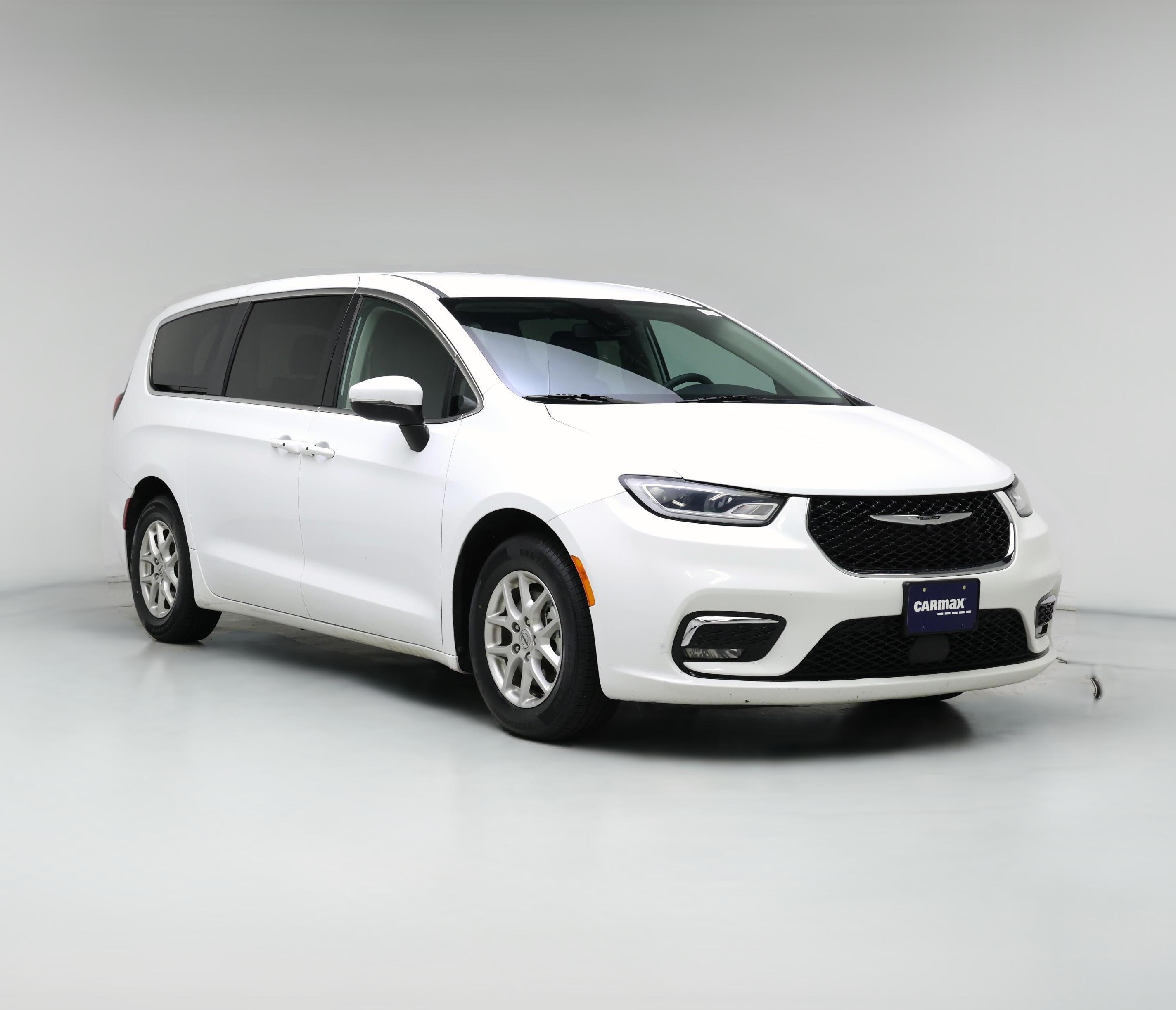 Thumbnail: 2023 Chrysler Pacifica - 1