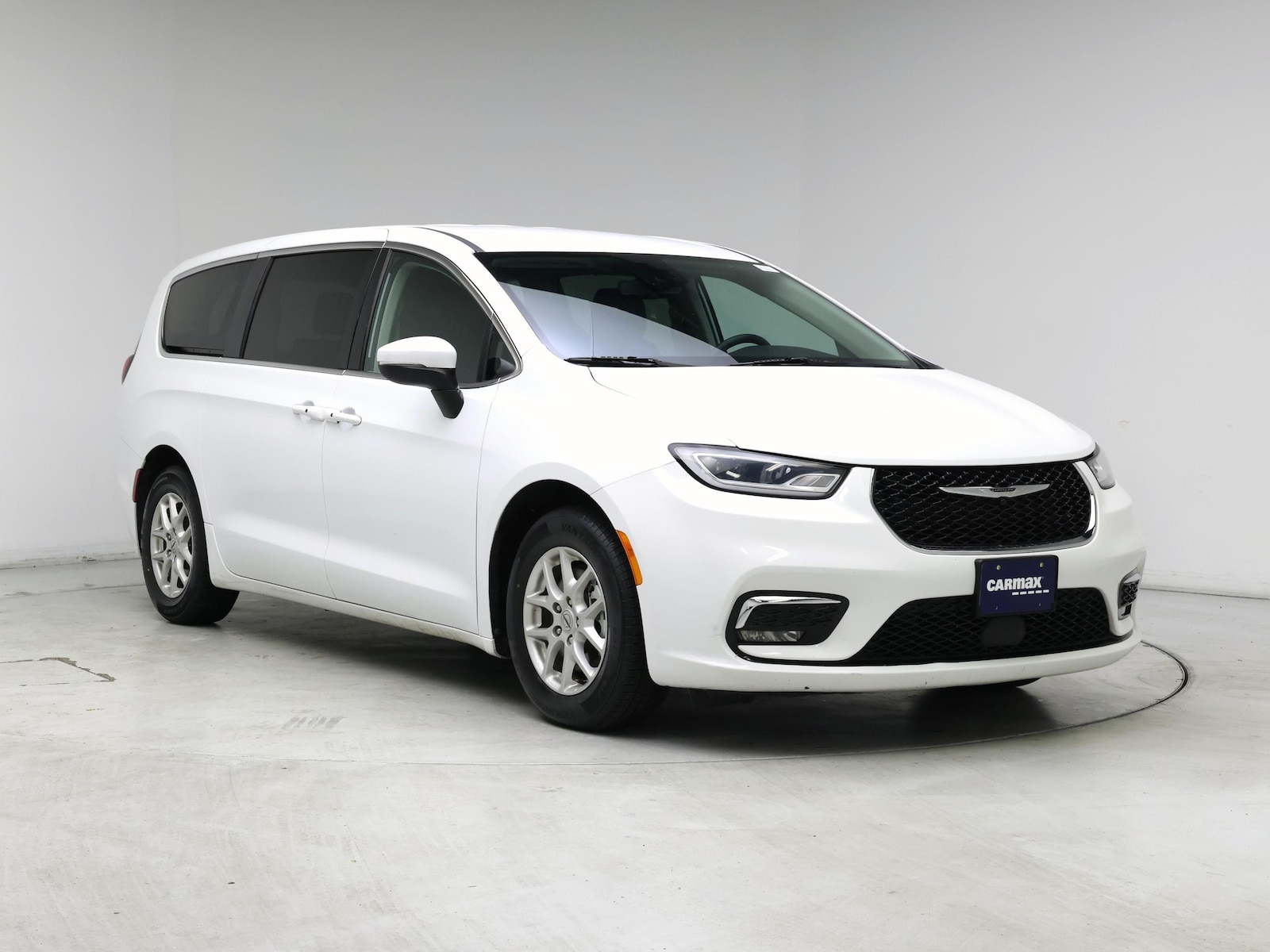 2023 Chrysler Pacifica Touring L - Photo 2