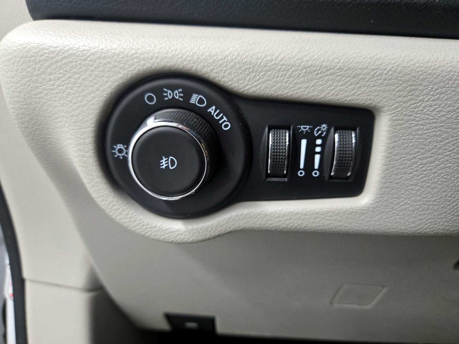 2023 Chrysler Pacifica Touring L - Photo 14
