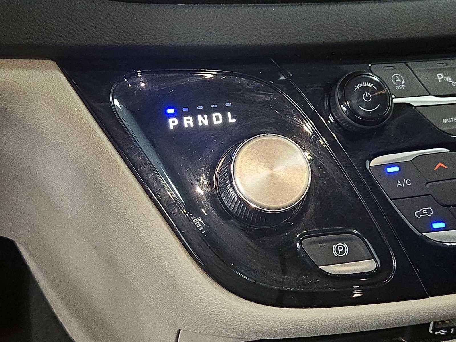 2023 Chrysler Pacifica Touring L - Photo 18