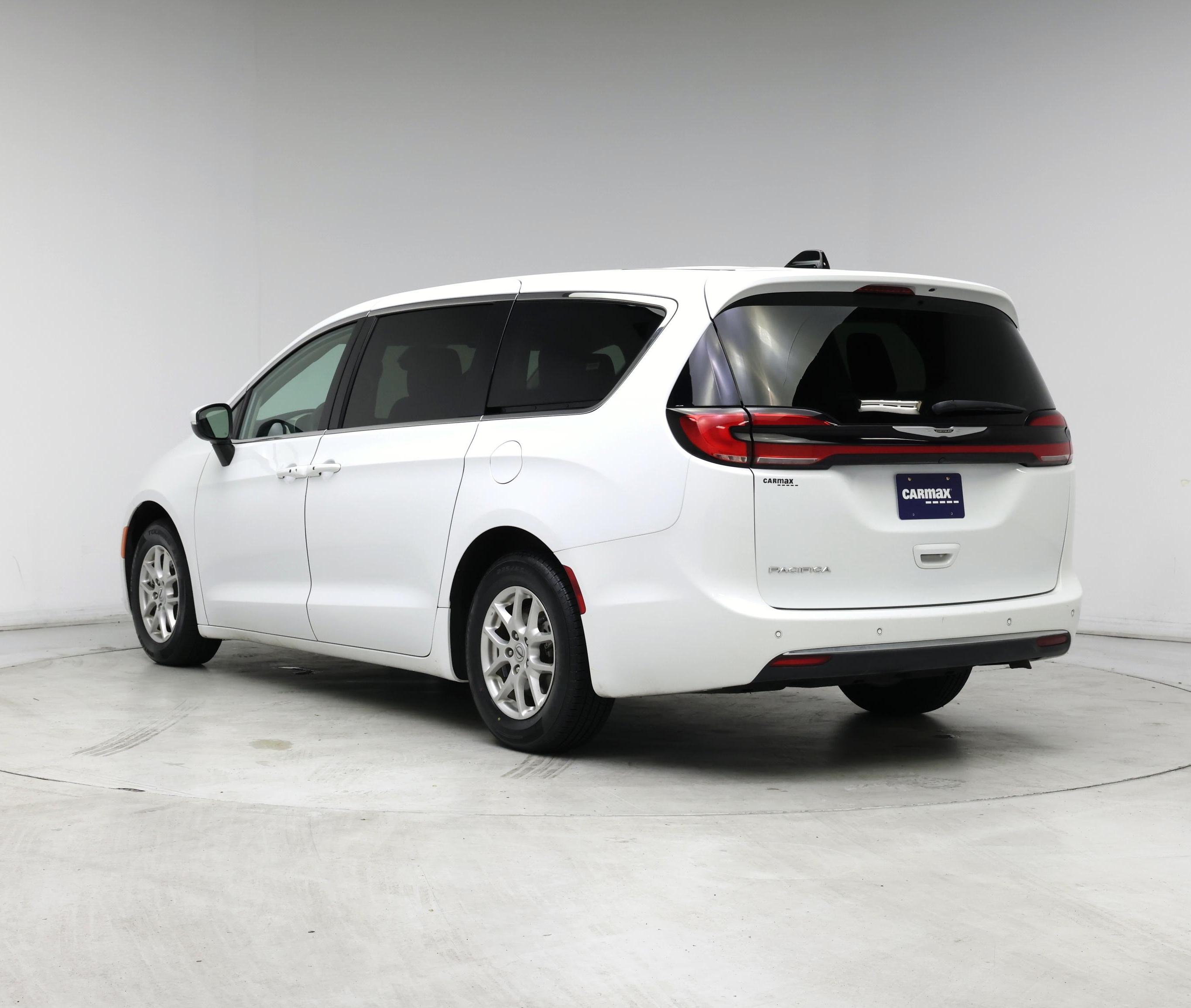 Thumbnail: 2023 Chrysler Pacifica - 2