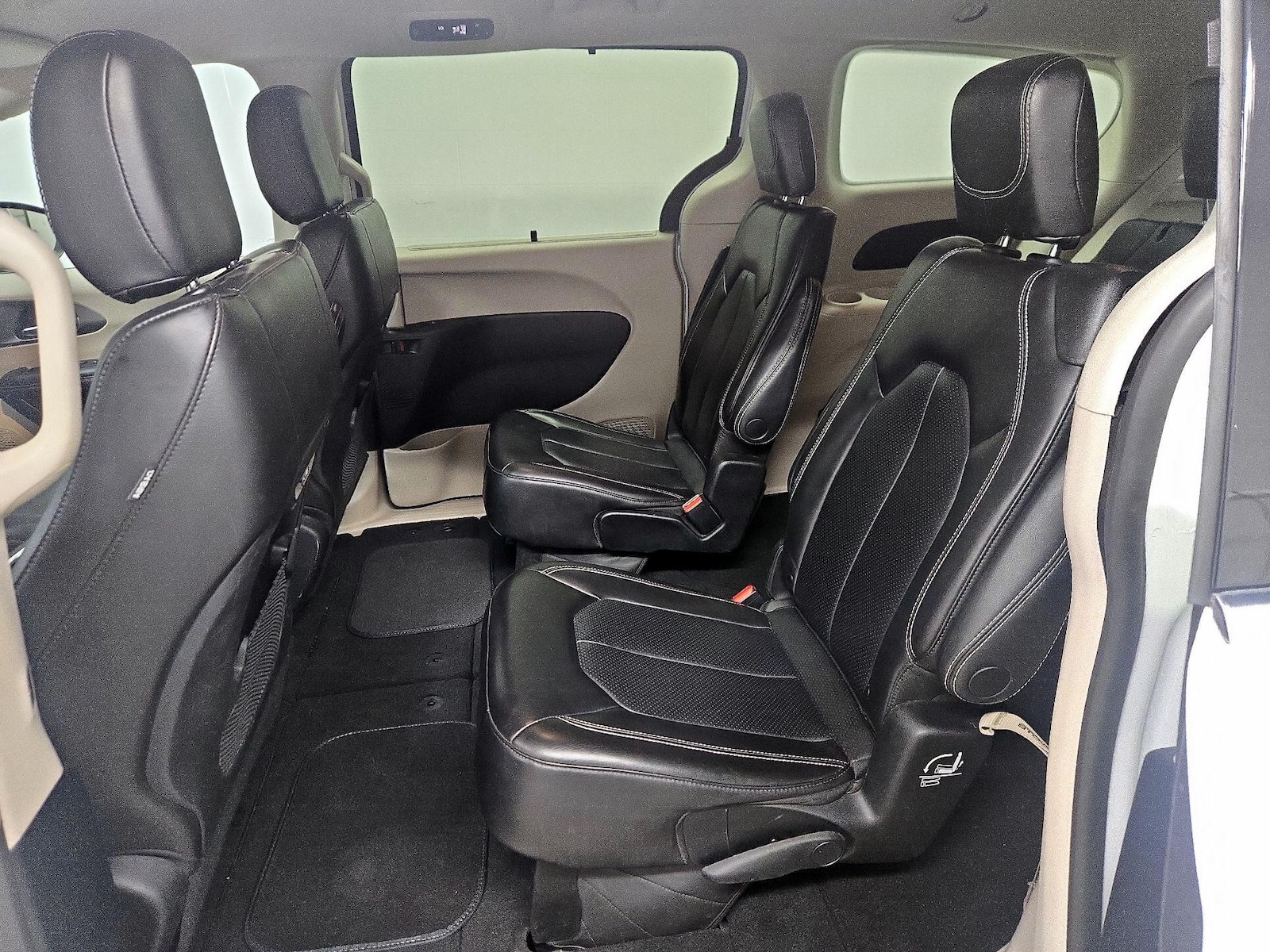 2023 Chrysler Pacifica Touring L - Photo 20