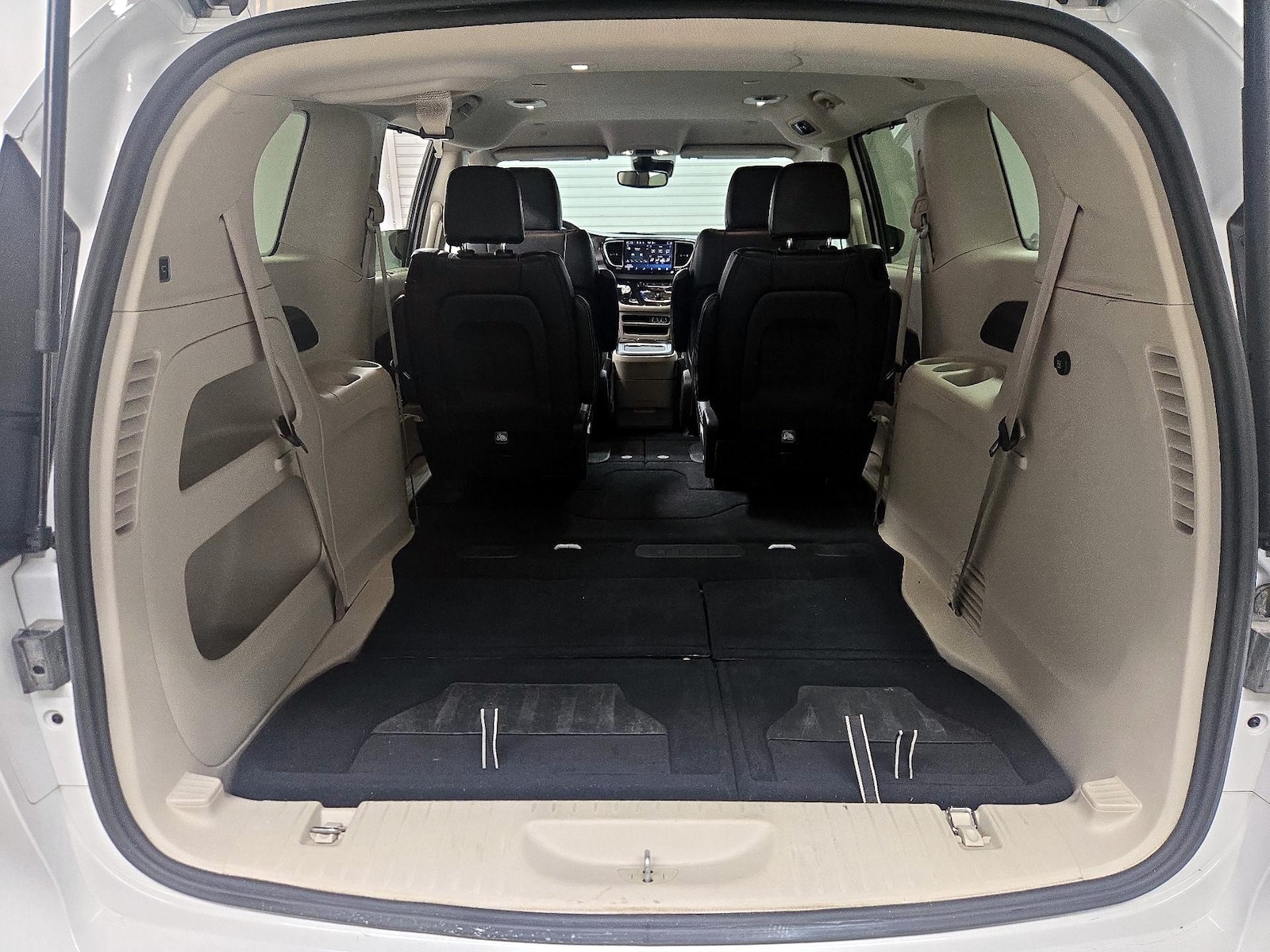 2023 Chrysler Pacifica Touring L - Photo 23