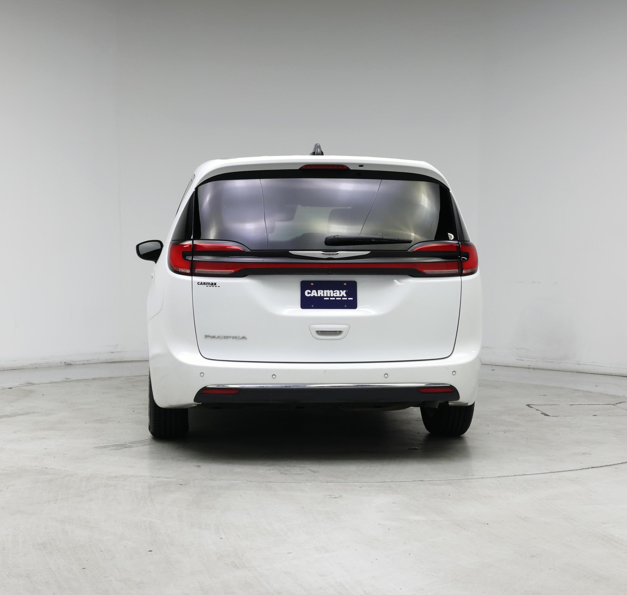 Thumbnail: 2023 Chrysler Pacifica - 6