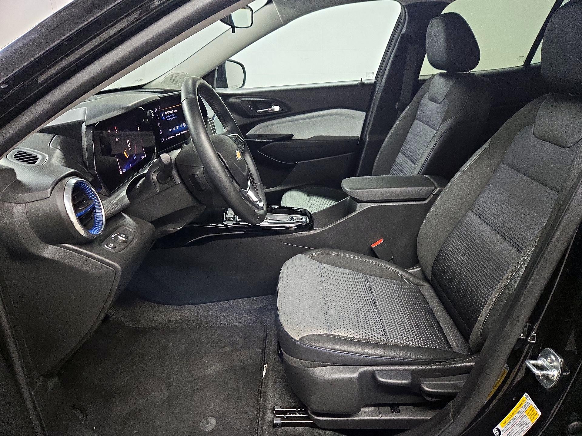 Thumbnail: 2025 Chevrolet Trax - 11