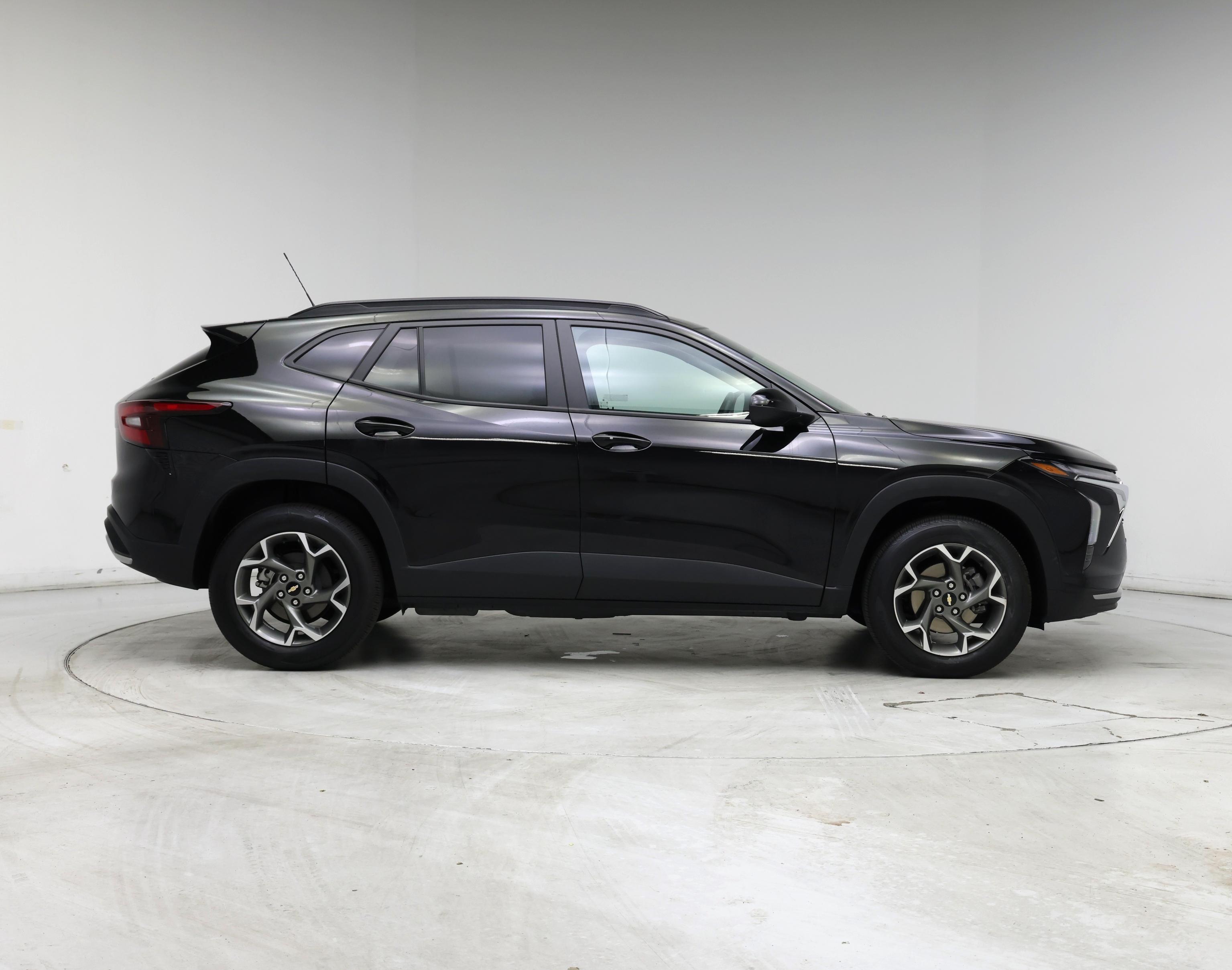 Thumbnail: 2025 Chevrolet Trax - 7