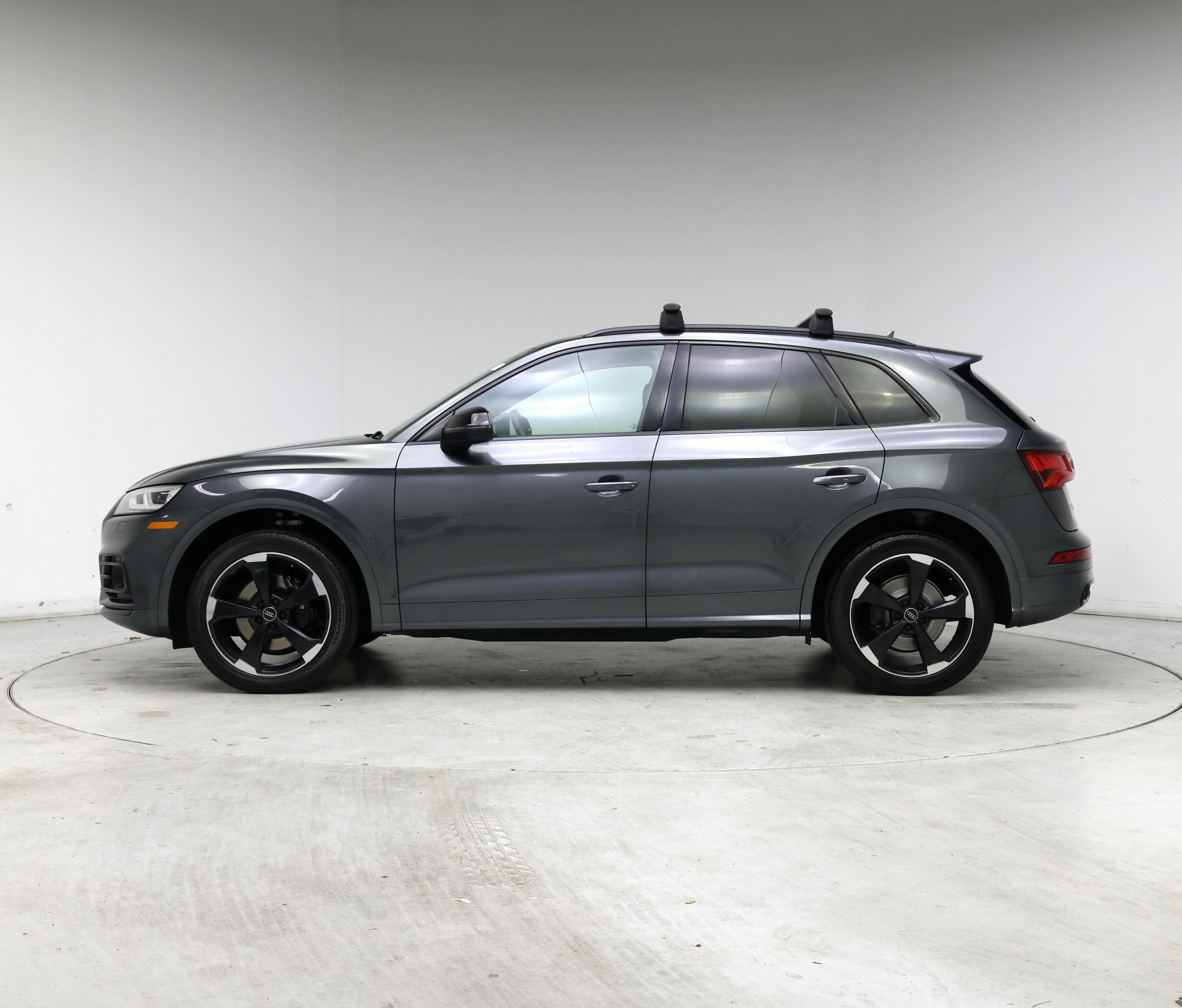 Thumbnail: 2020 Audi SQ5 - 3