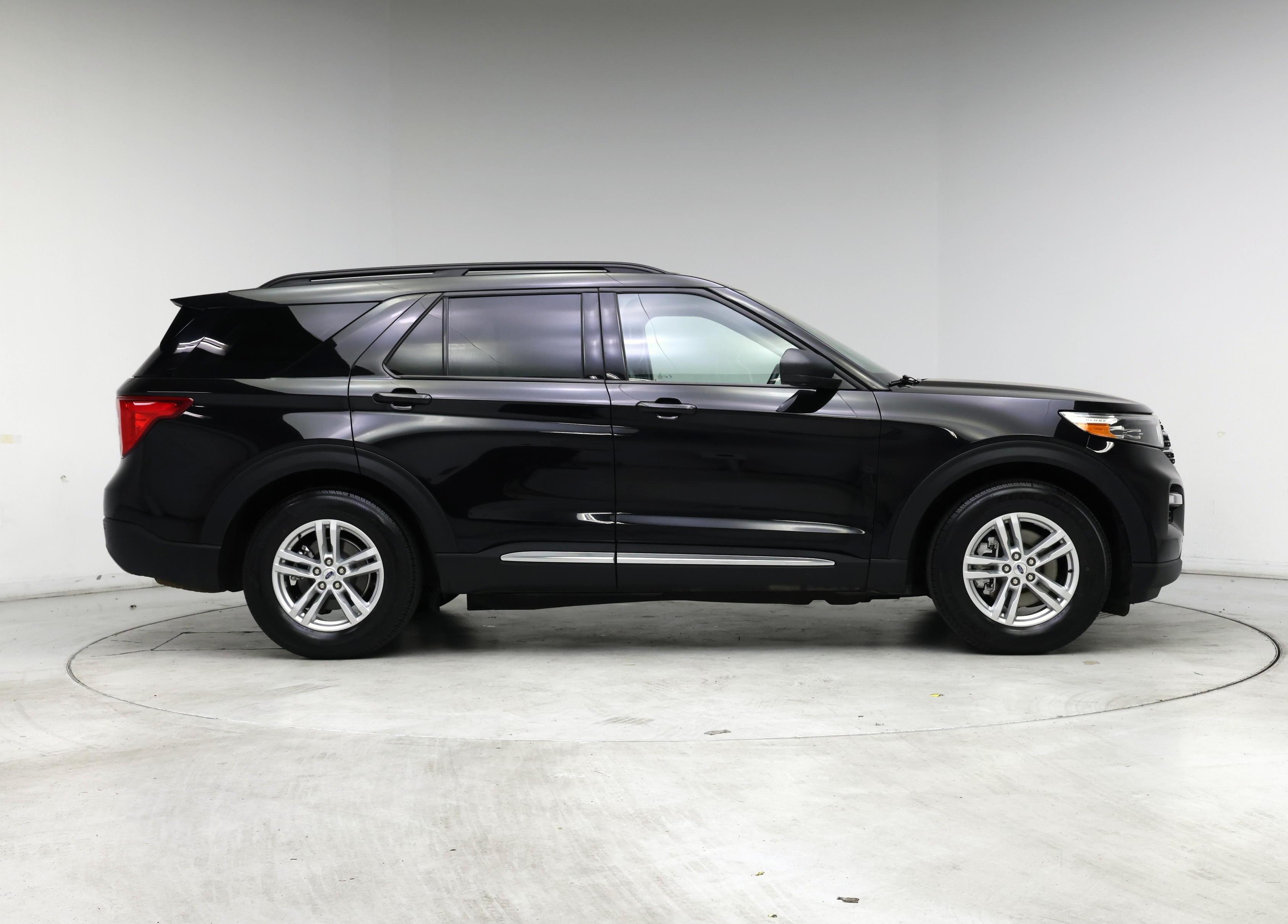 Thumbnail: 2023 Ford Explorer - 7