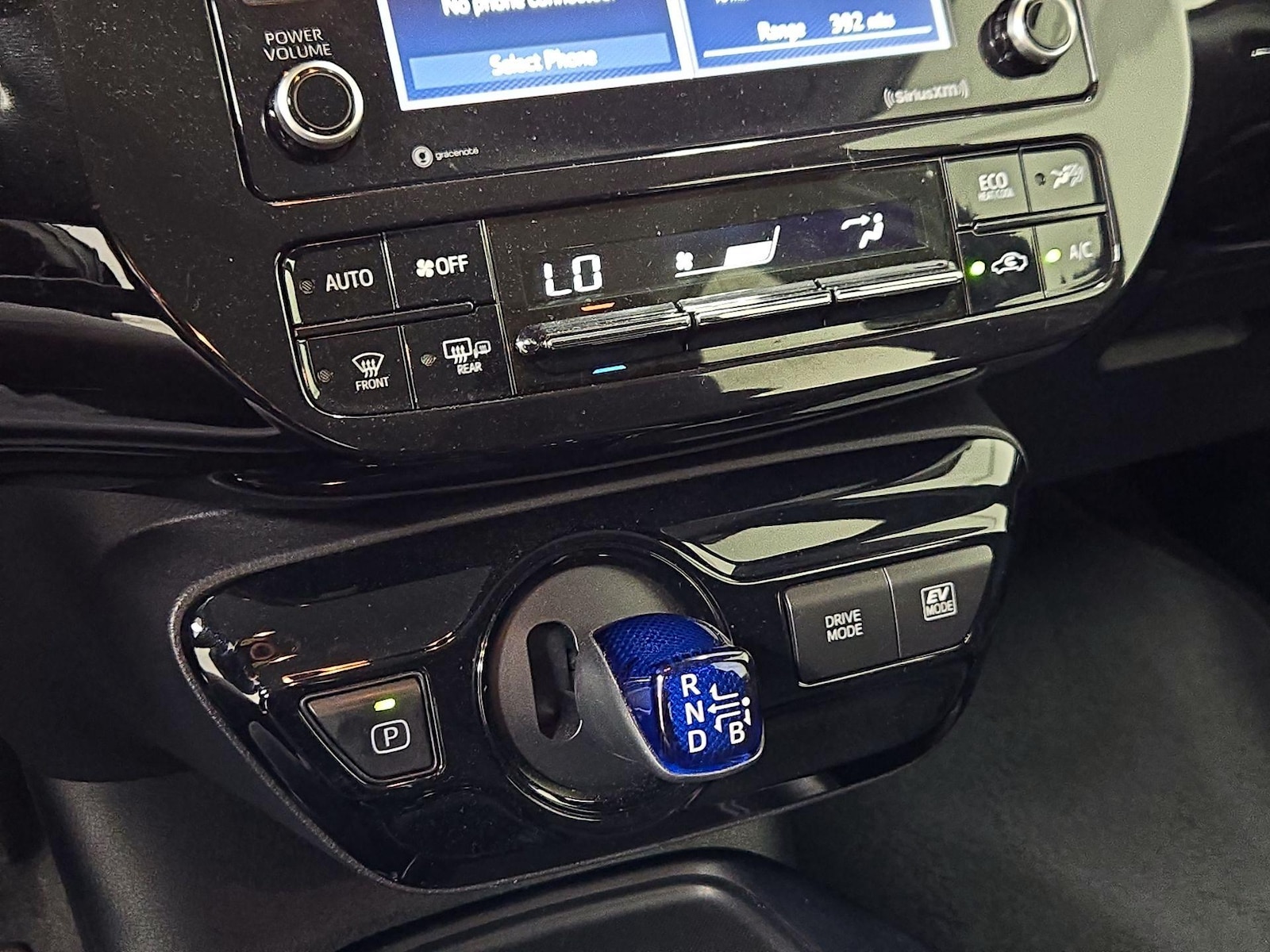 2022 Toyota Prius LE - Photo 17