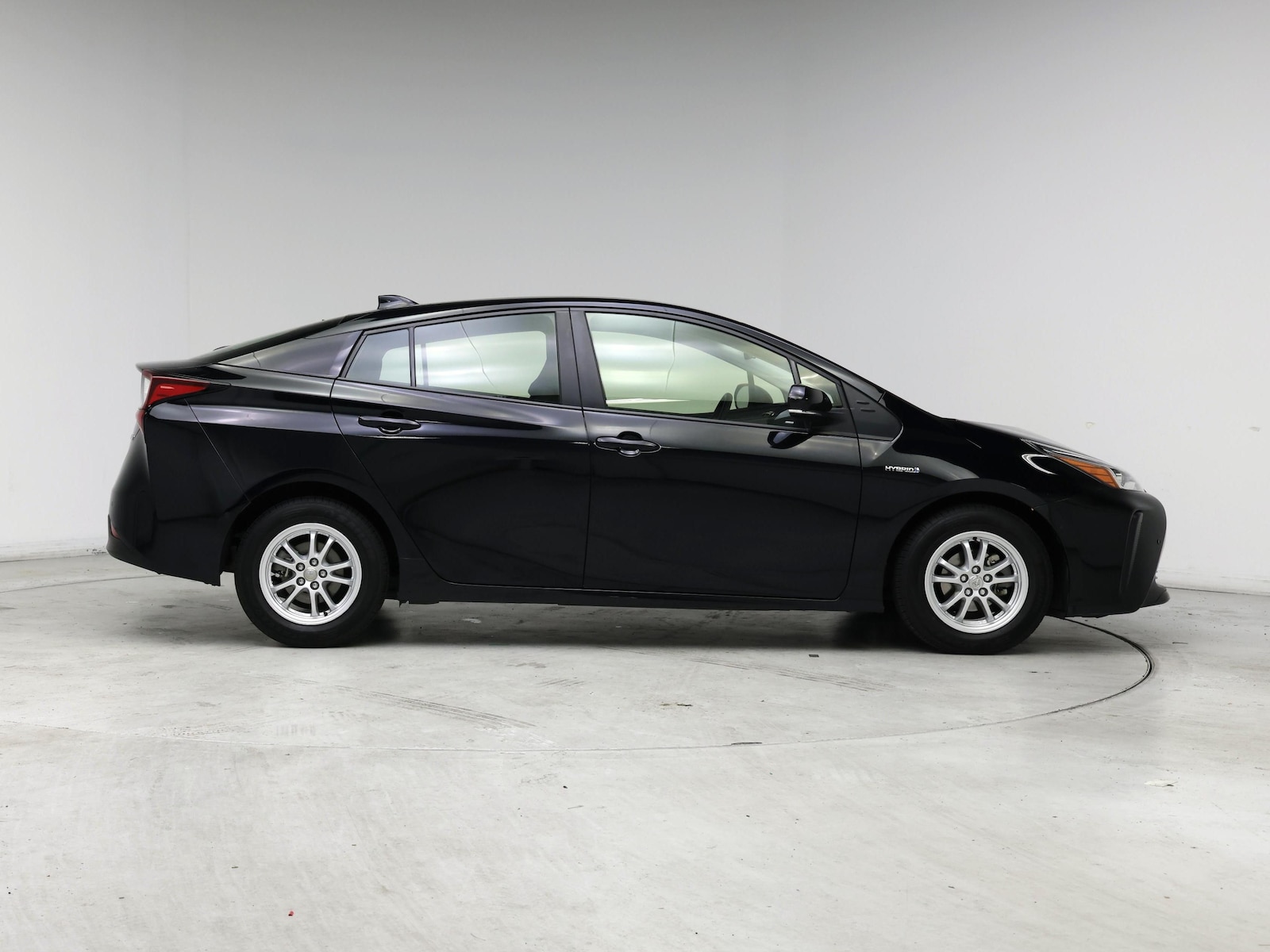 2022 Toyota Prius LE - Photo 8