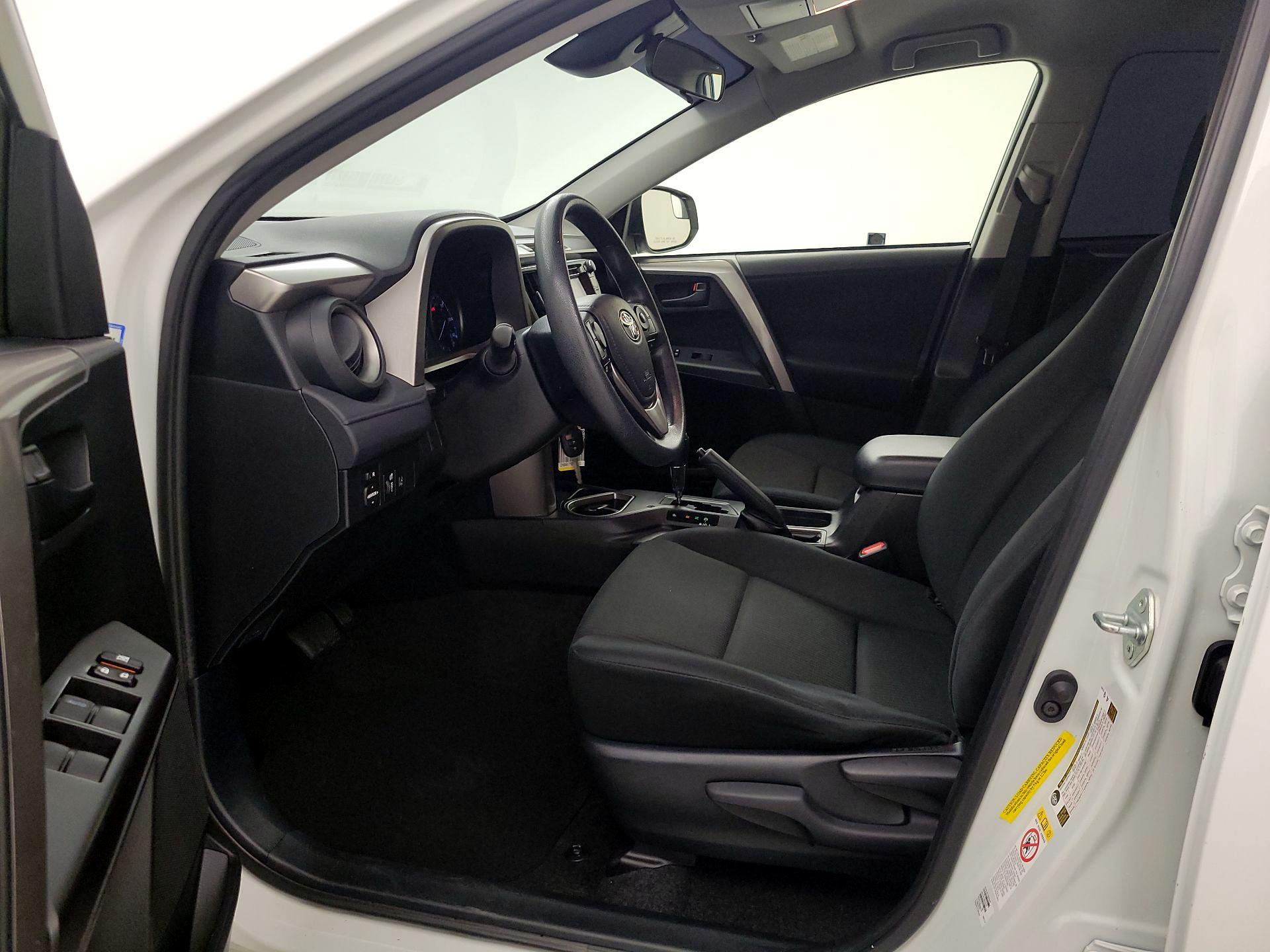 Thumbnail: 2018 Toyota RAV4 - 11