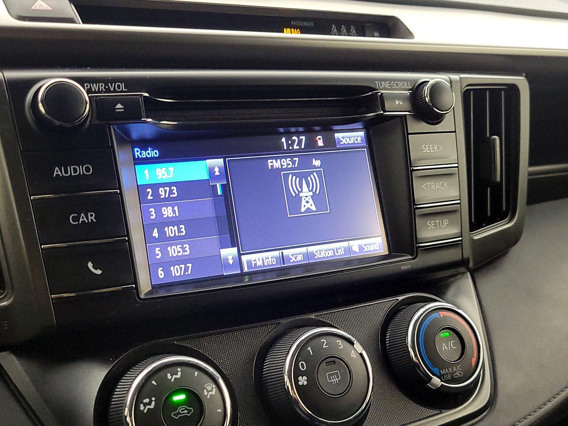 Thumbnail: 2018 Toyota RAV4 - 15