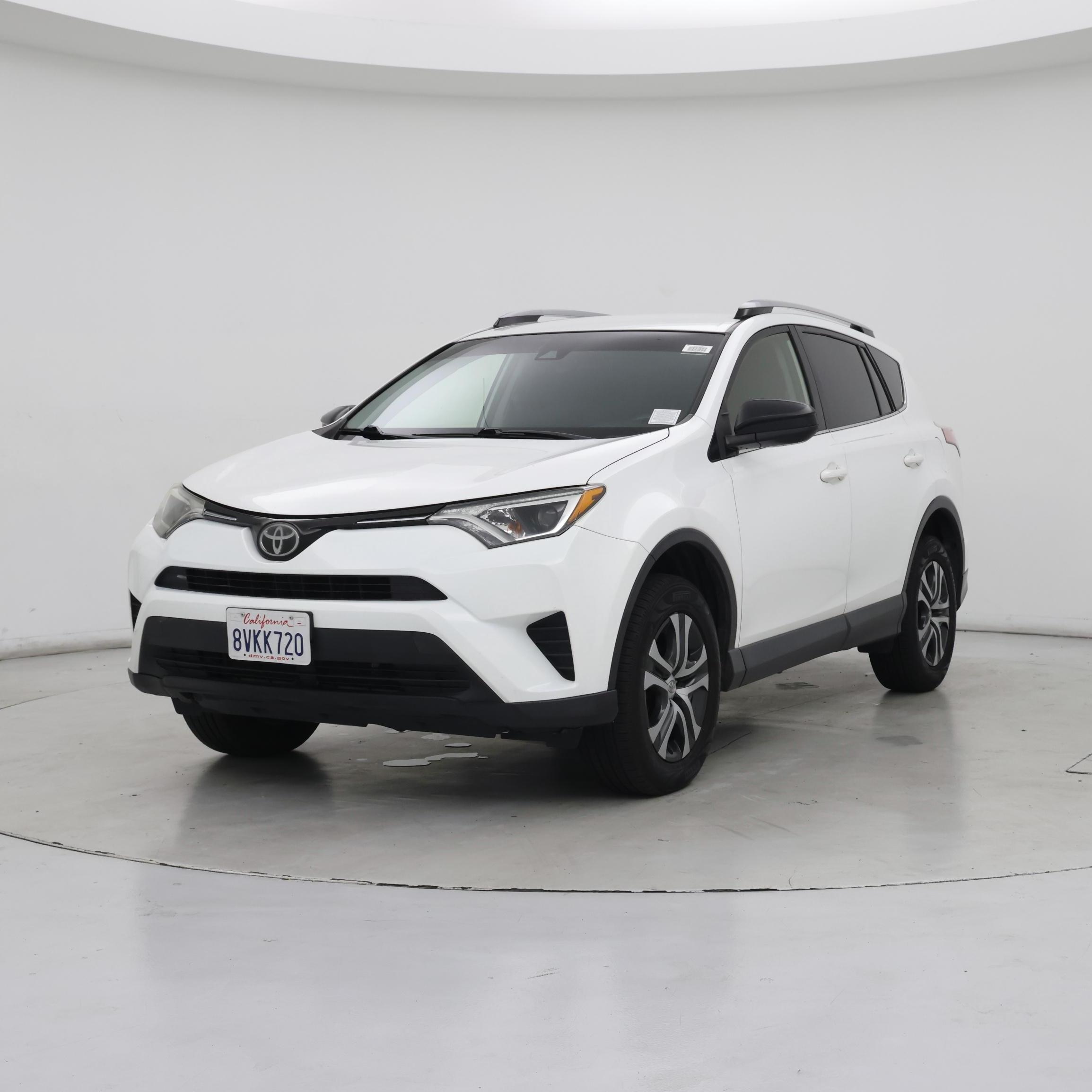 Thumbnail: 2018 Toyota RAV4 - 4