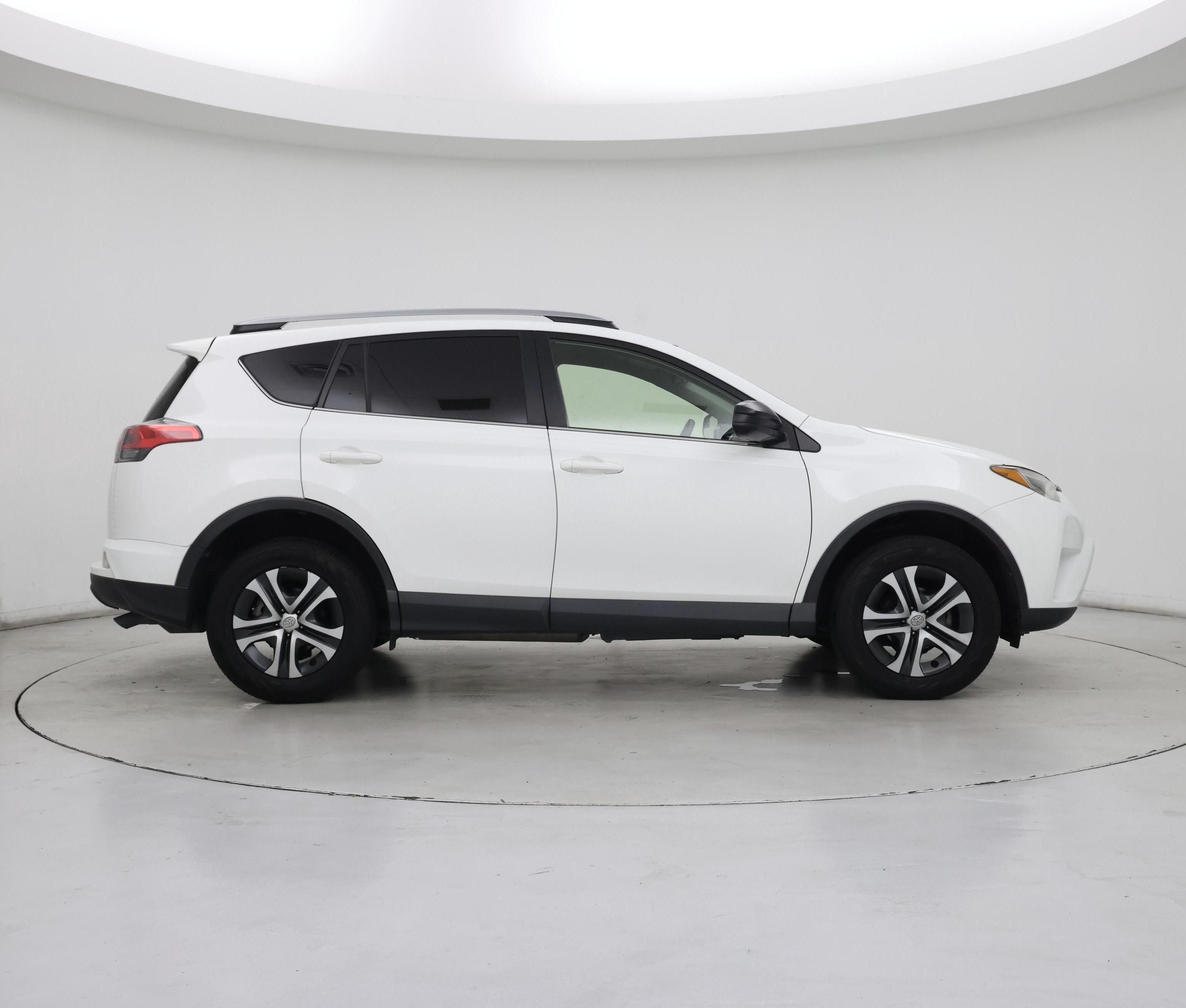 Thumbnail: 2018 Toyota RAV4 - 7