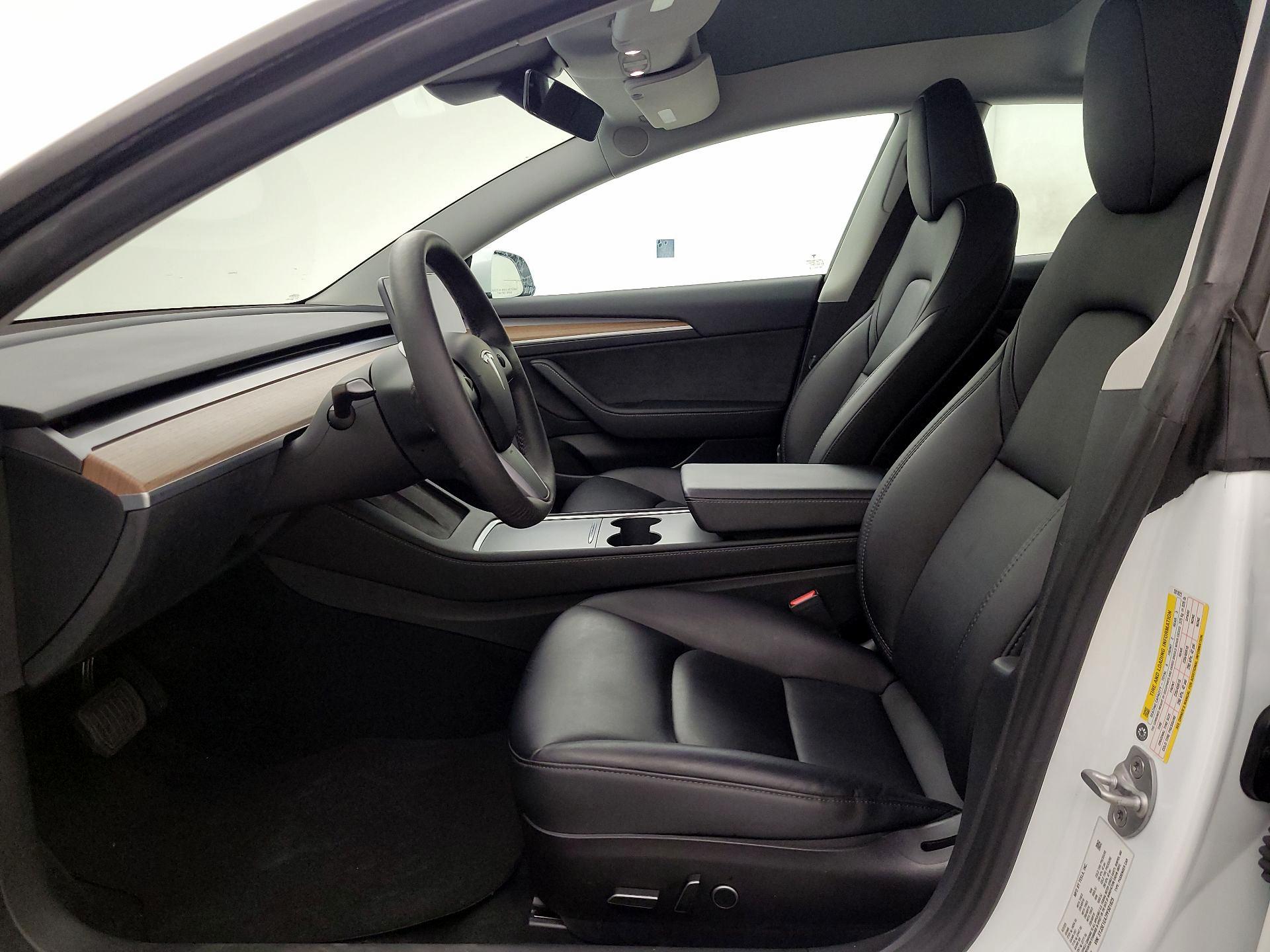 Thumbnail: 2023 Tesla Model 3 - 11