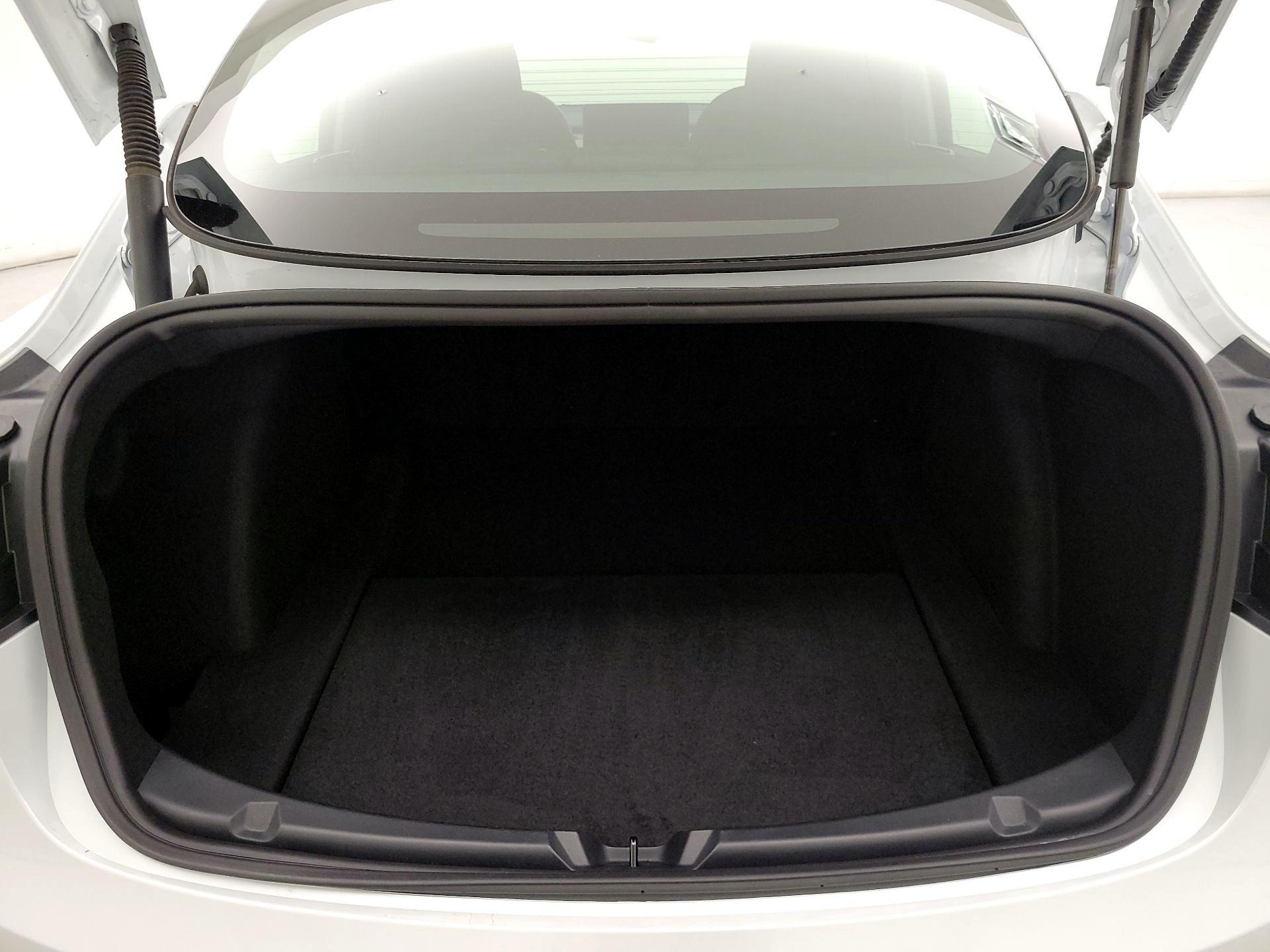 Thumbnail: 2023 Tesla Model 3 - 19