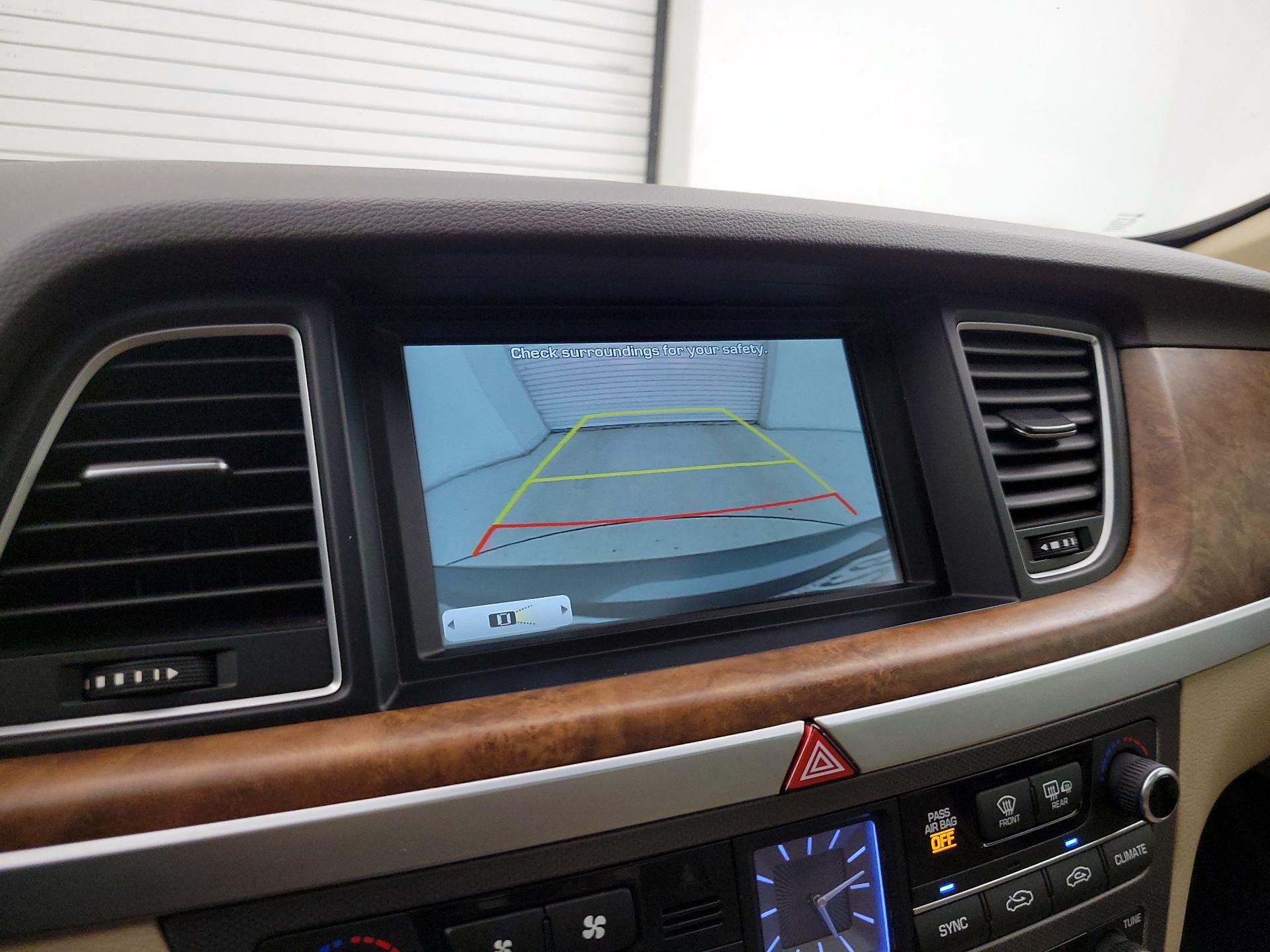 Thumbnail: 2015 Hyundai Genesis - 15