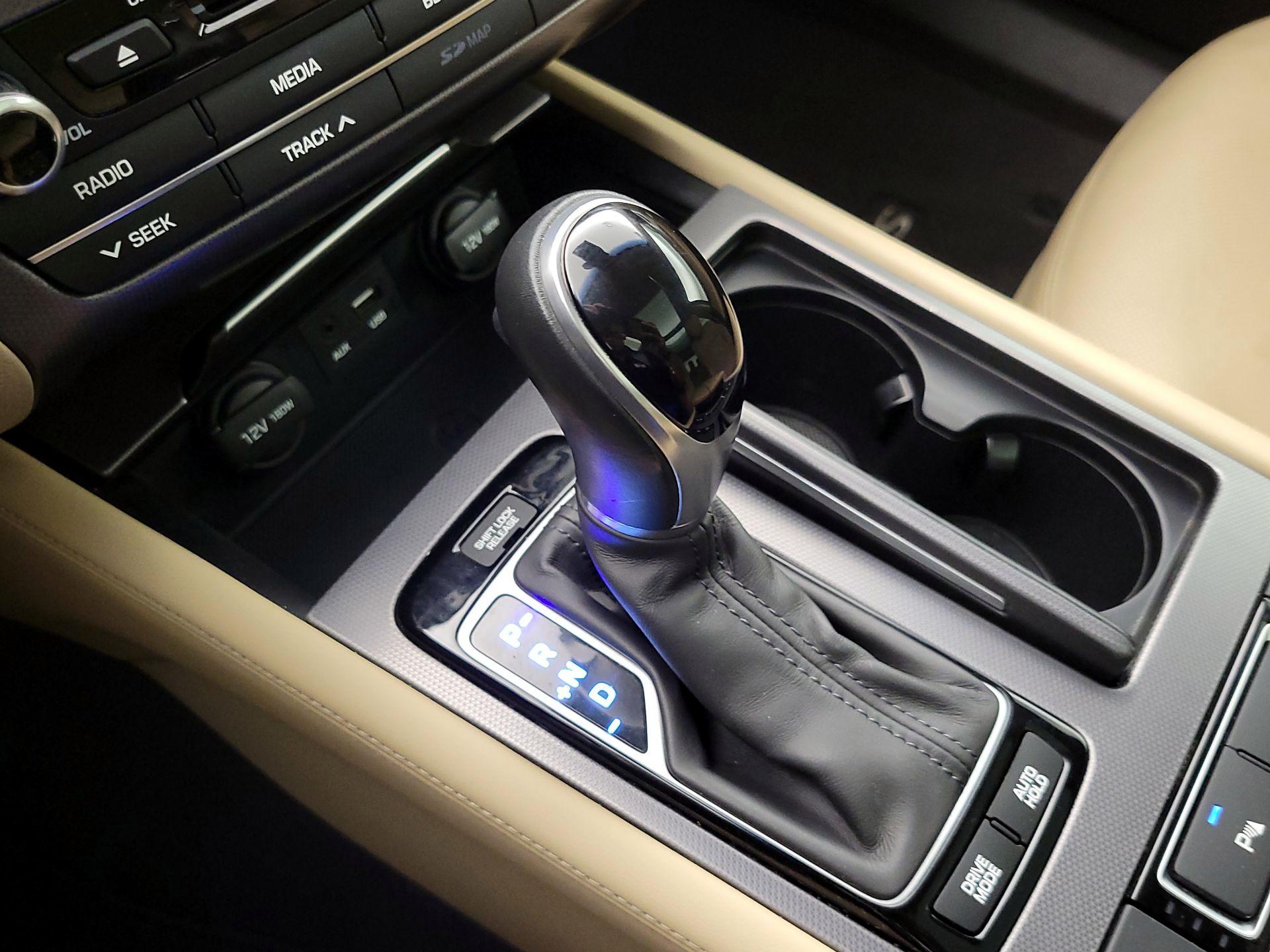 Thumbnail: 2015 Hyundai Genesis - 18