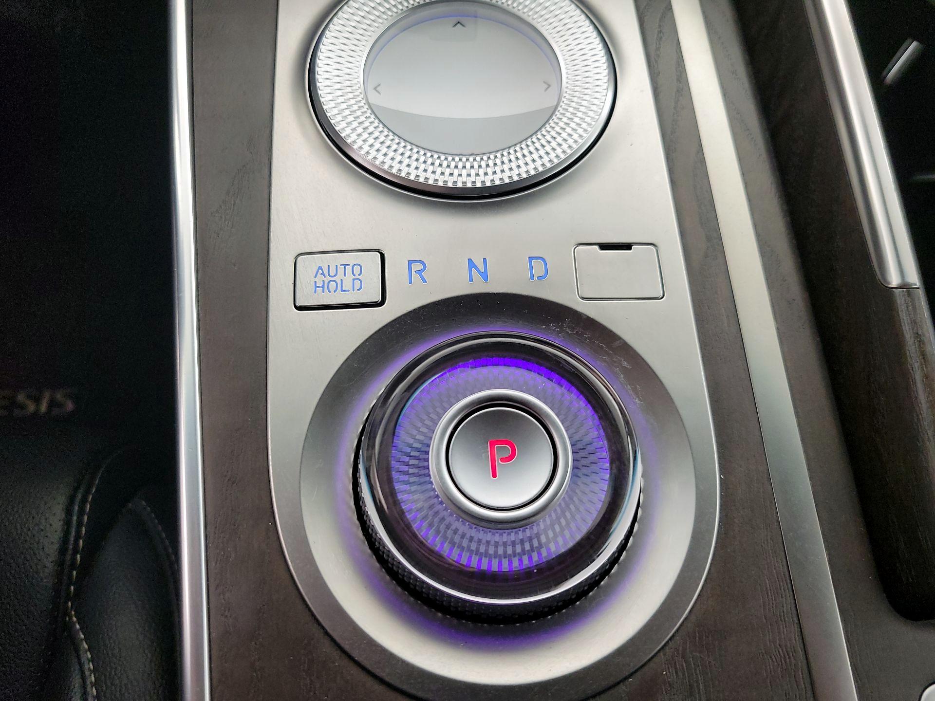 Thumbnail: 2021 Genesis GV80 - 18