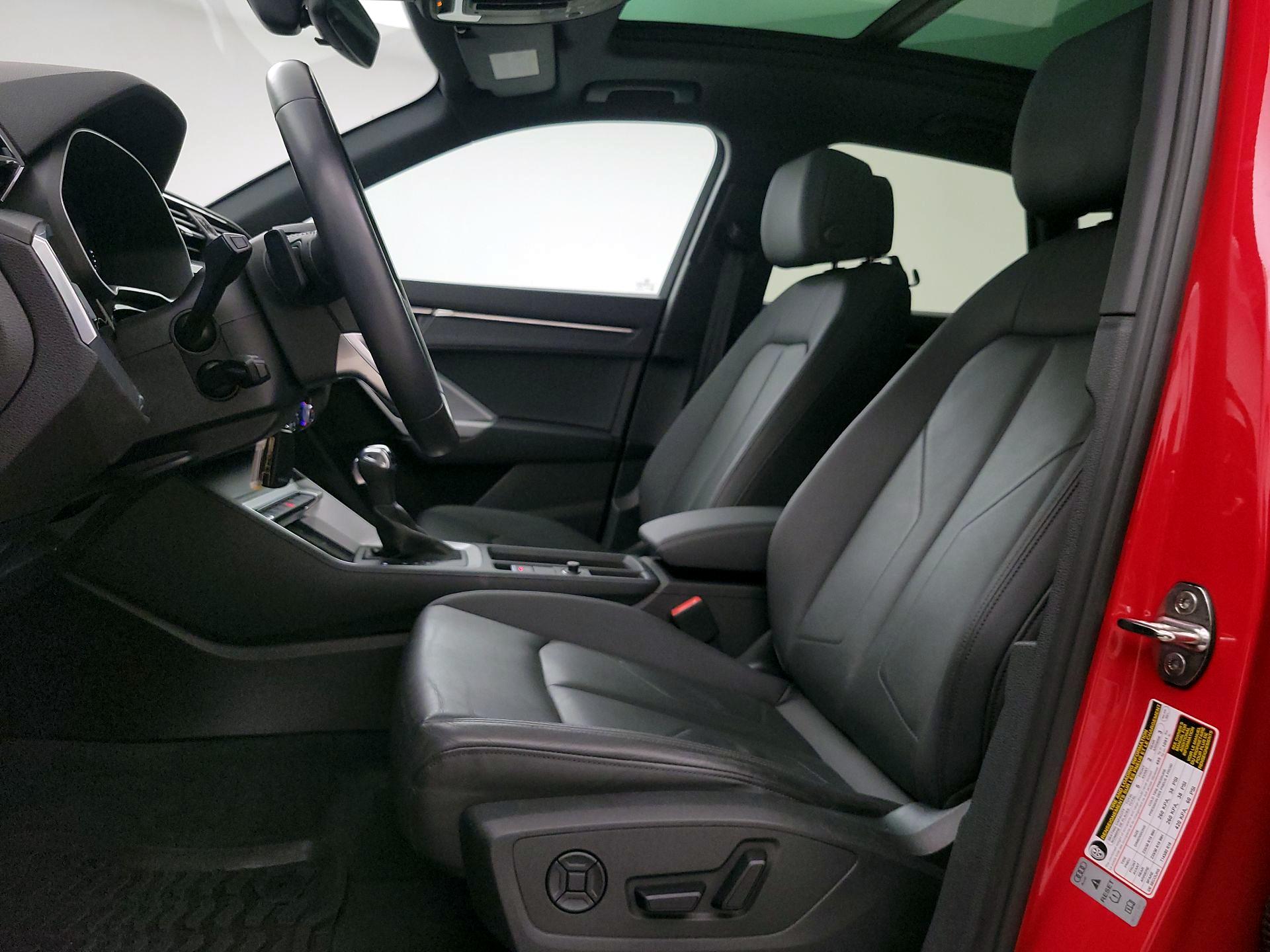 Thumbnail: 2022 Audi Q3 - 11