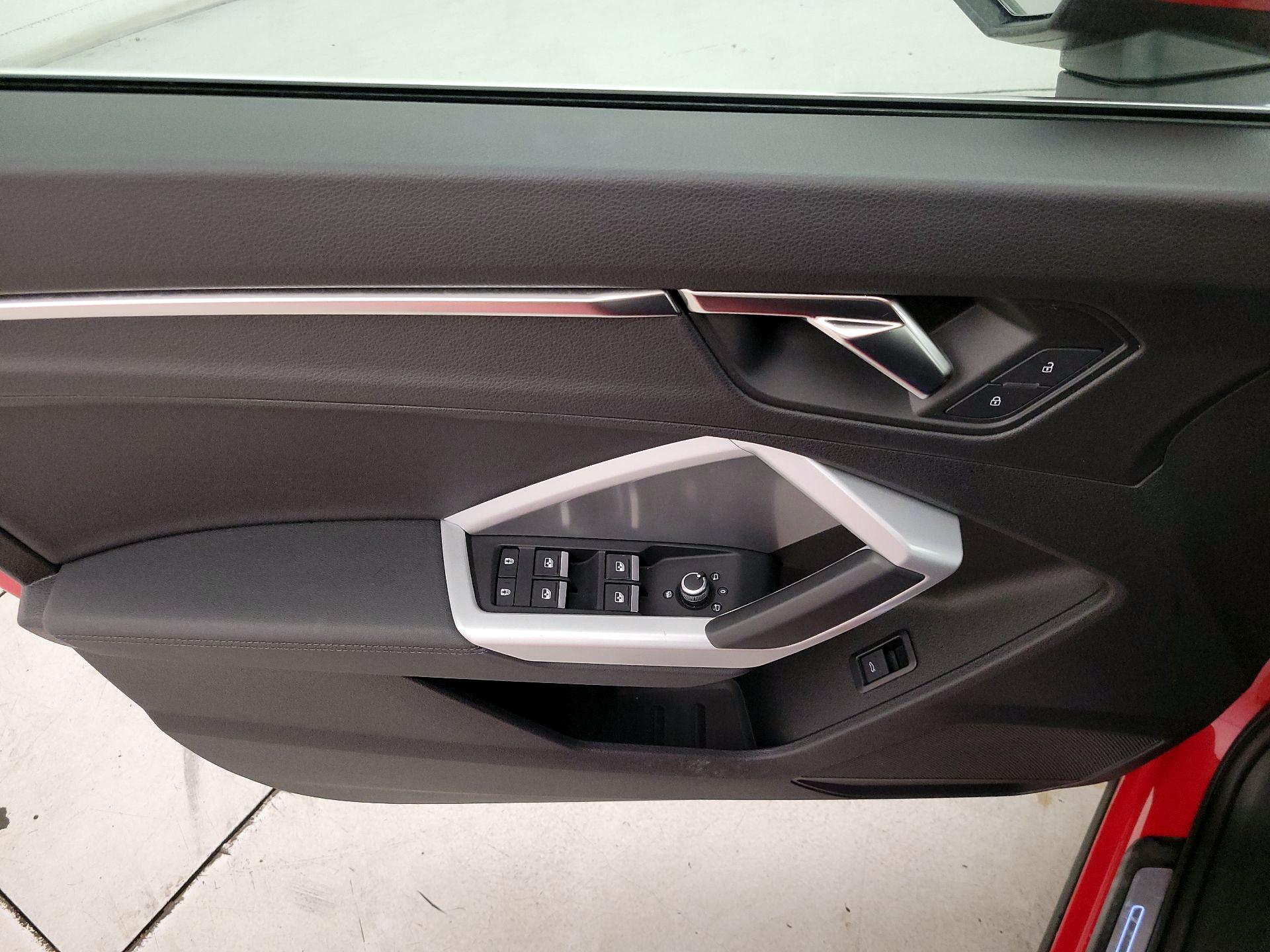 Thumbnail: 2022 Audi Q3 - 12
