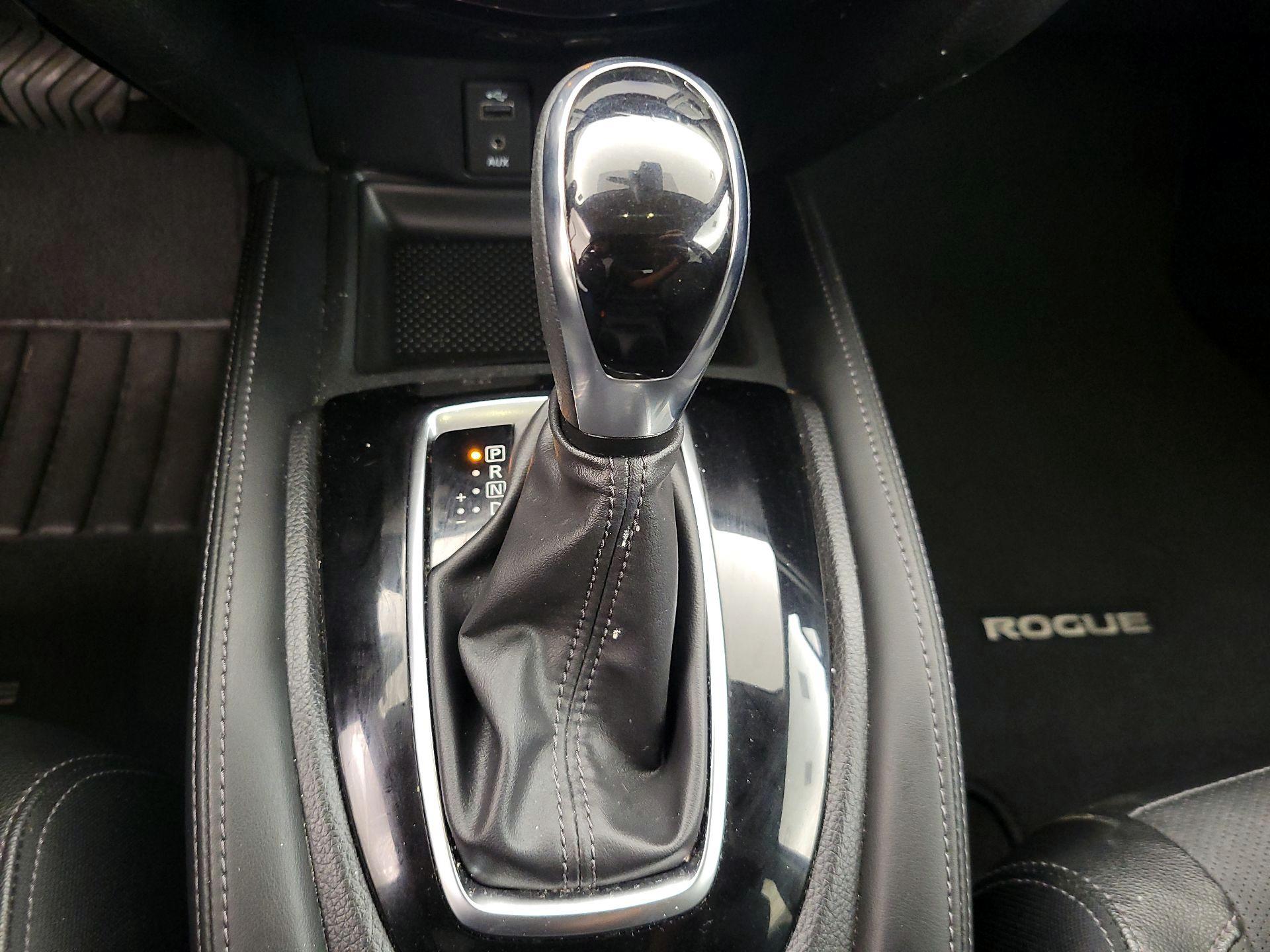 Thumbnail: 2017 Nissan Rogue - 18
