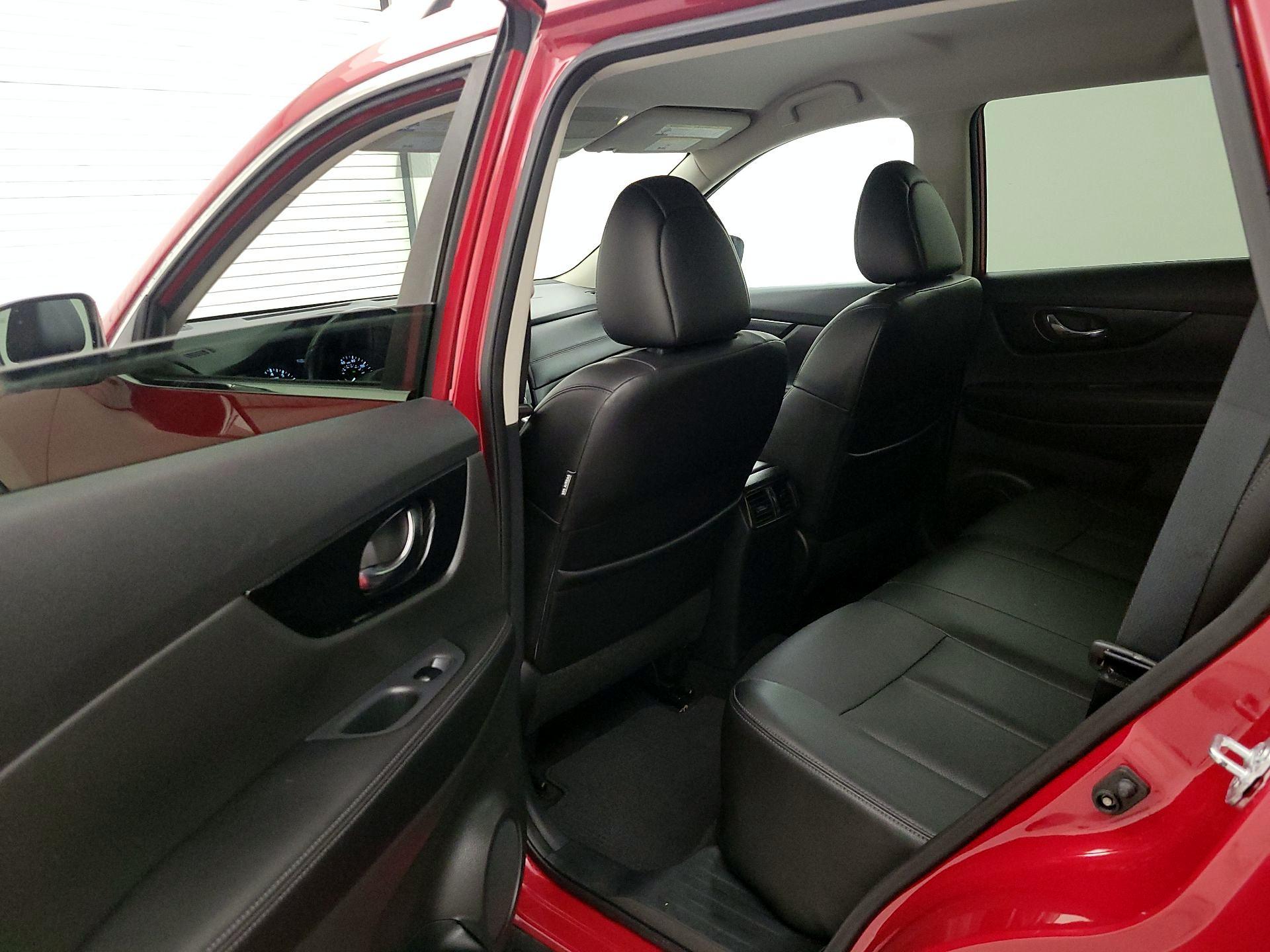 Thumbnail: 2017 Nissan Rogue - 20