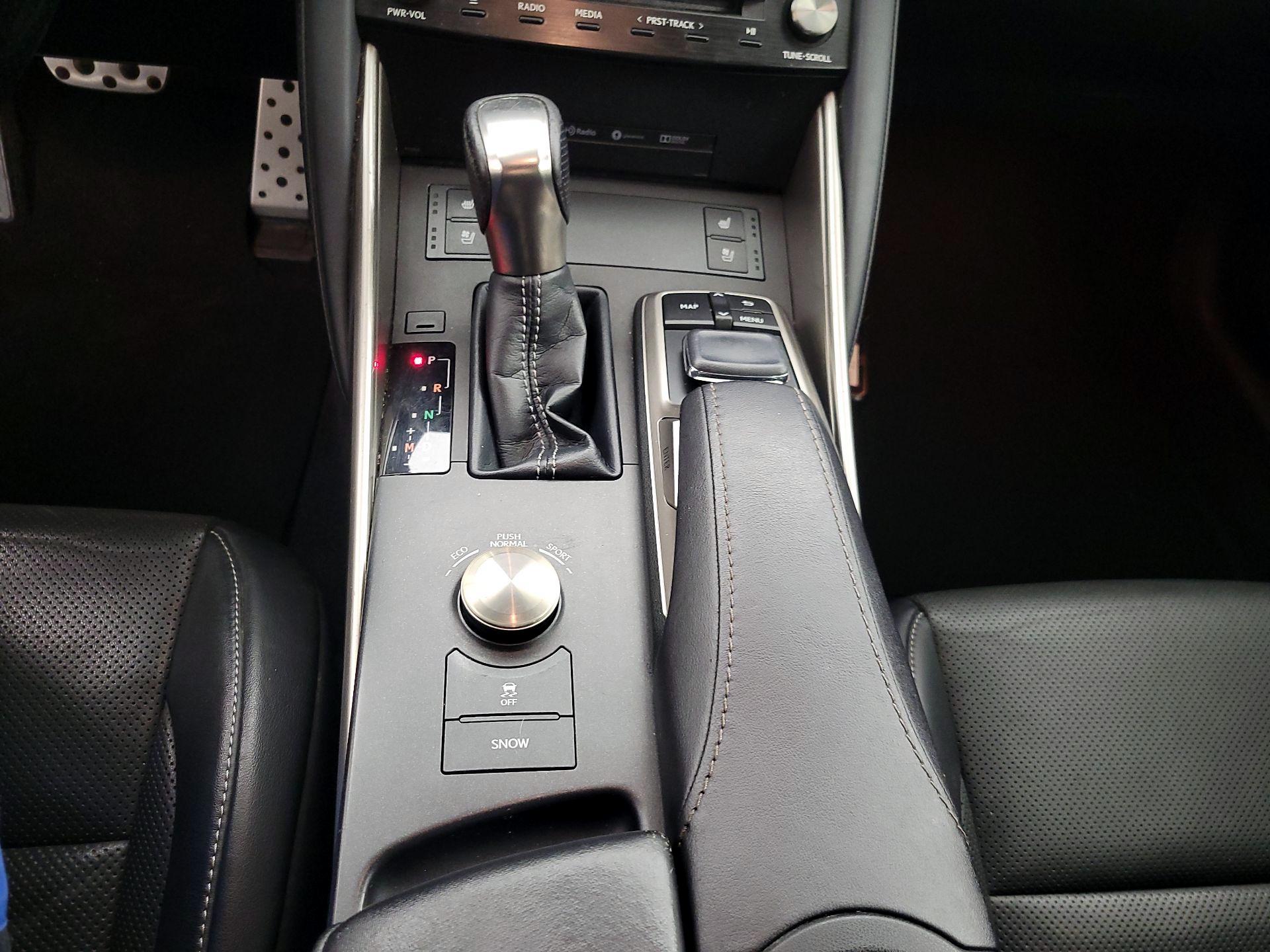 Thumbnail: 2017 Lexus IS - 17