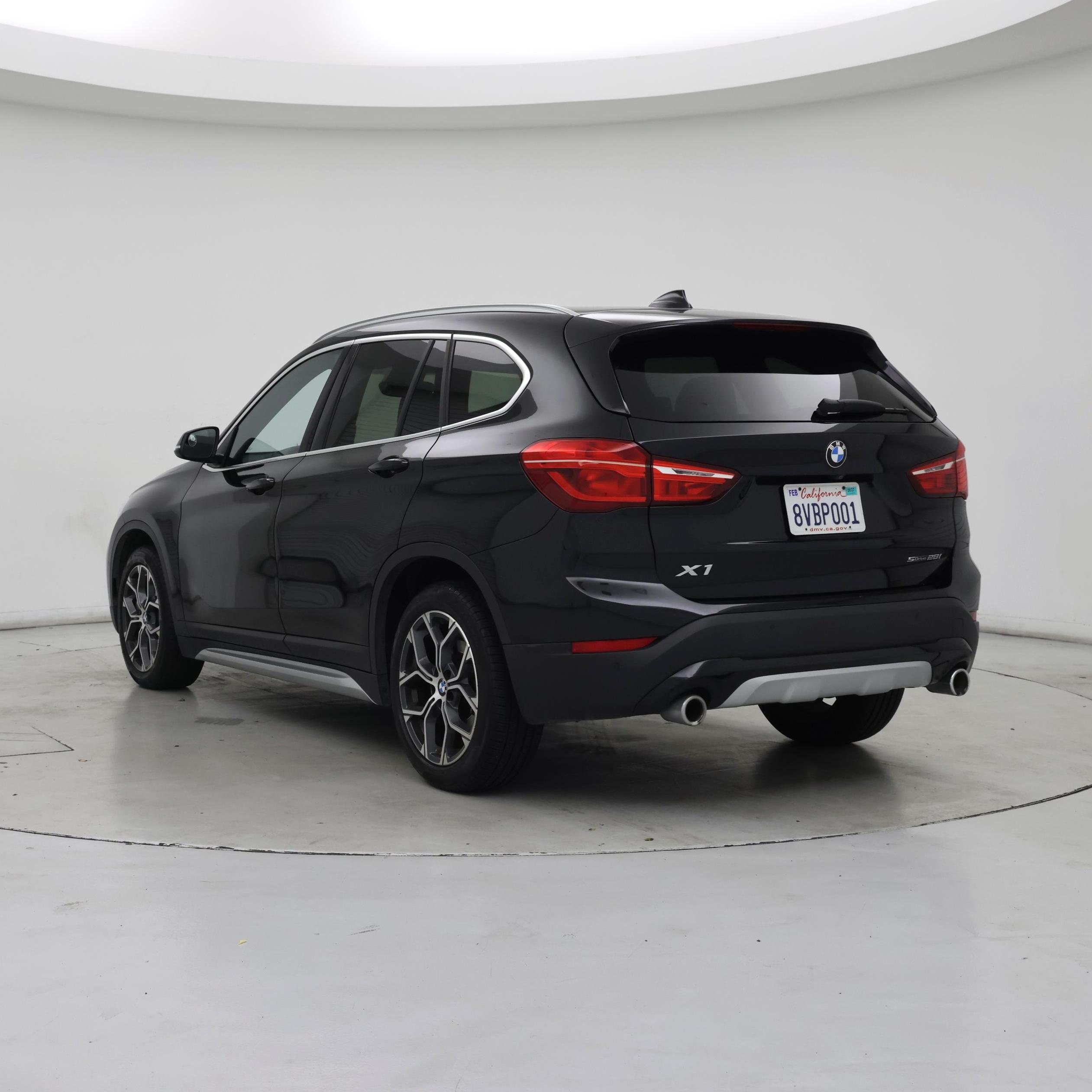 Thumbnail: 2021 BMW X1 - 2
